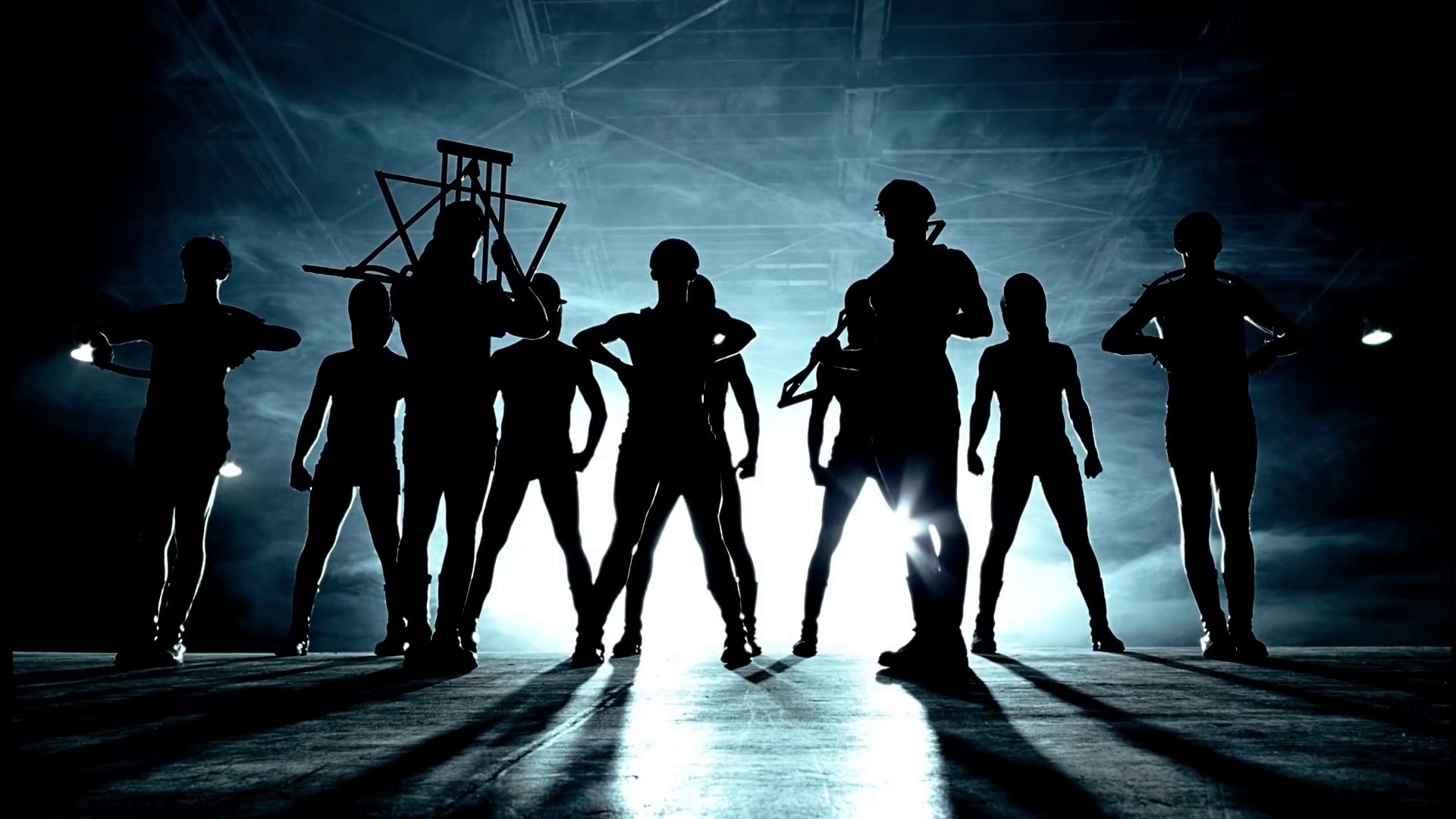 Alejandro (2021) —  shot,  lighting