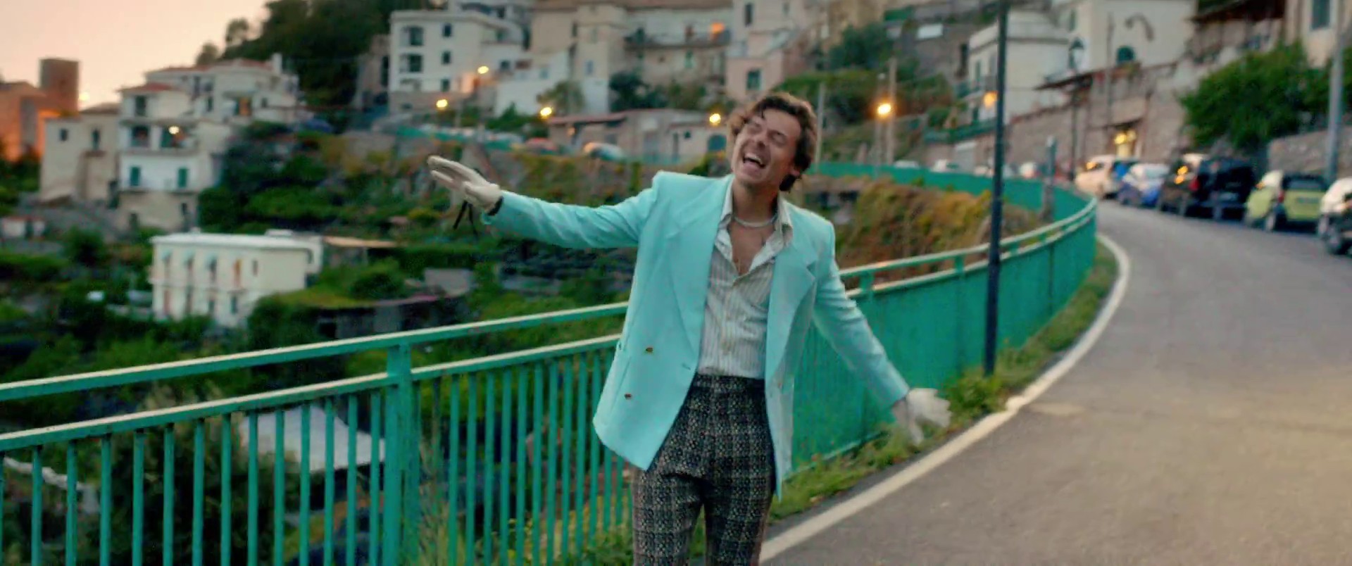 Golden (2020) —  shot,  lighting