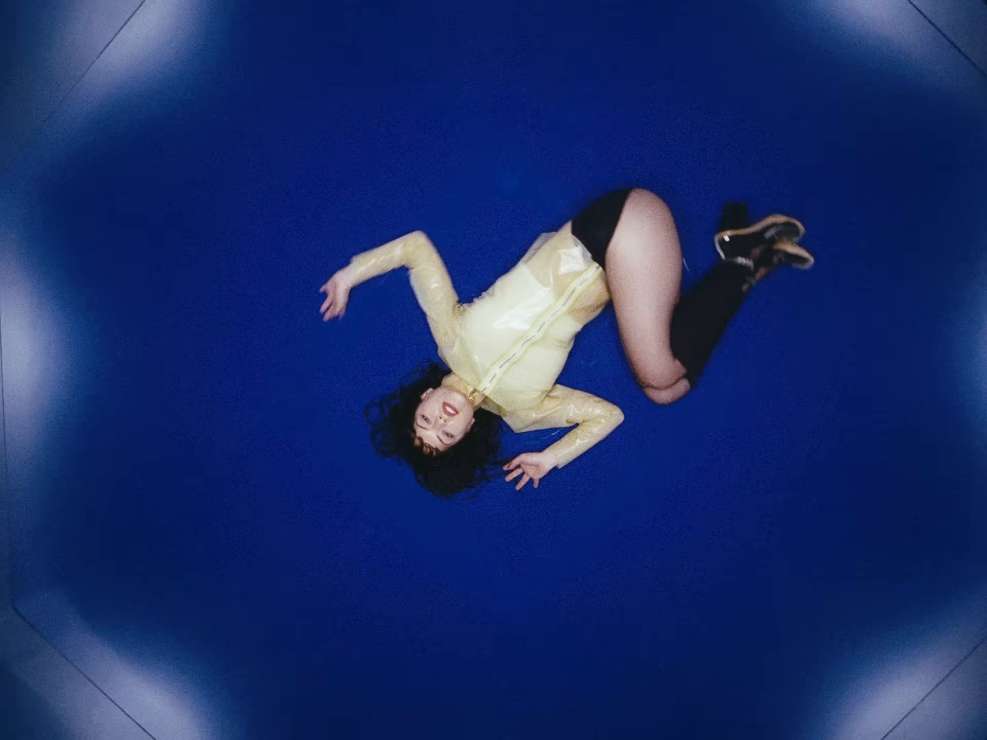 Run Your Mouth (2024) —  shot,  lighting