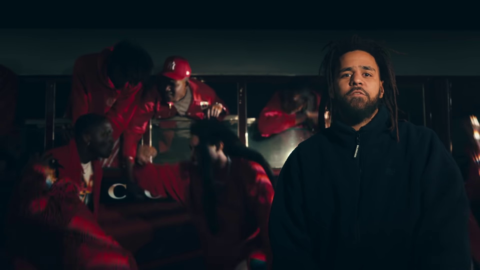 a m a r i (2021) —  shot,  lighting