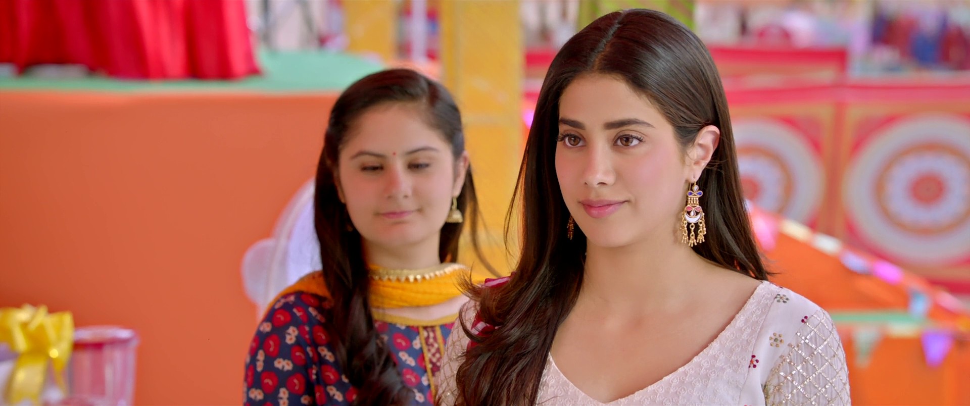 Dhadak (2018) —  shot,  lighting