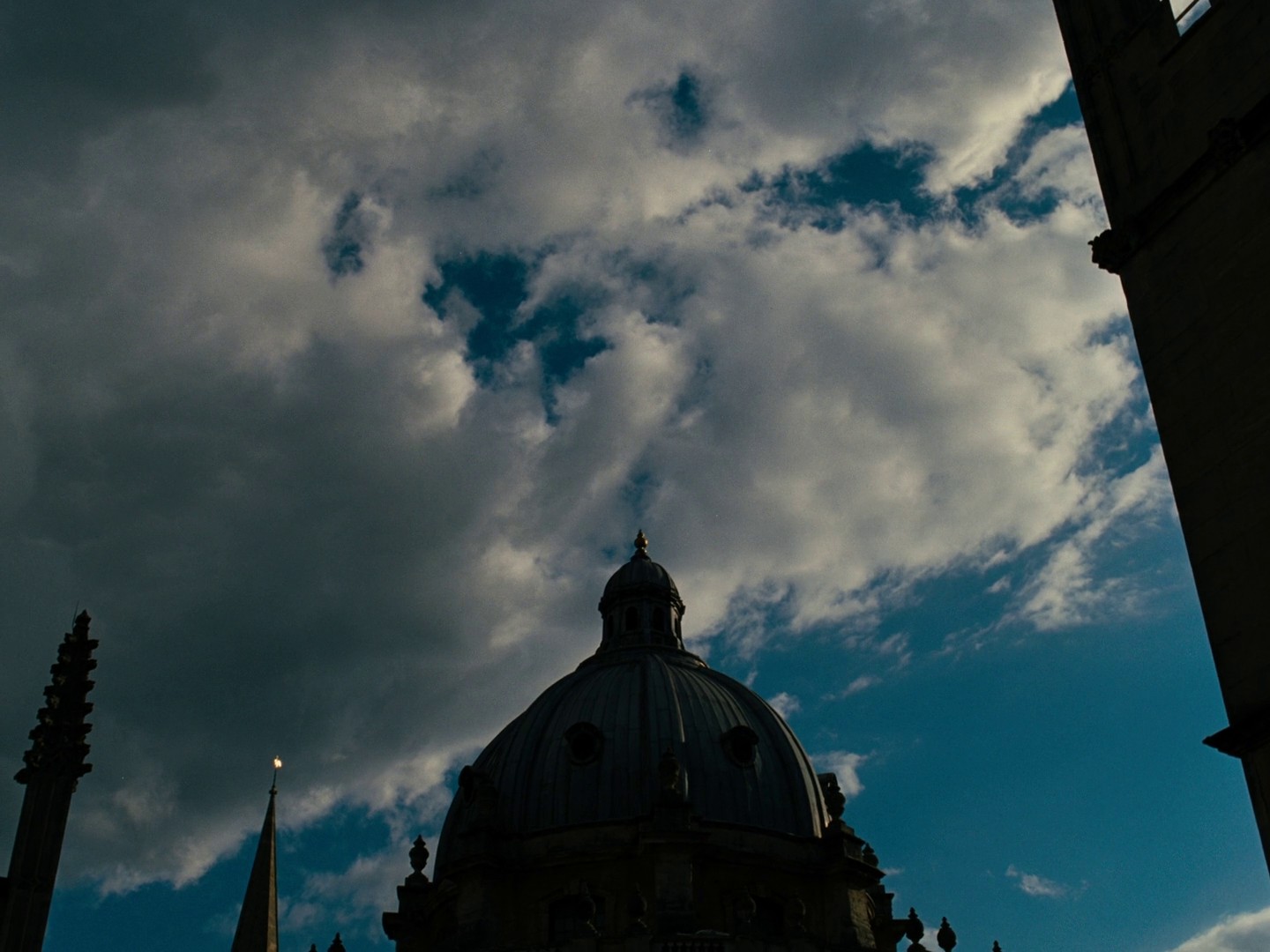 Saltburn (2023) —  shot,  lighting