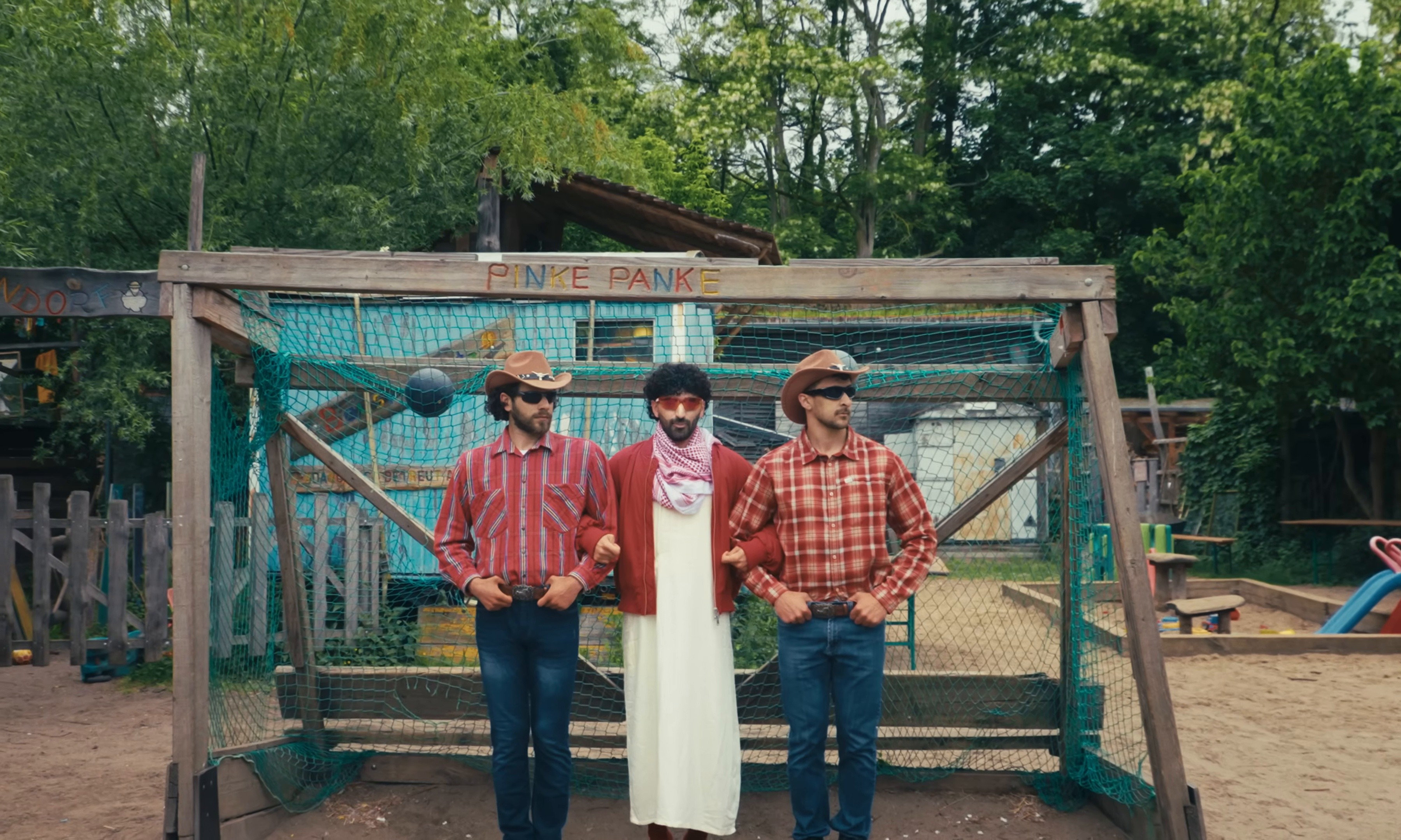 MISH AMERICAN (2025) —  shot,  lighting