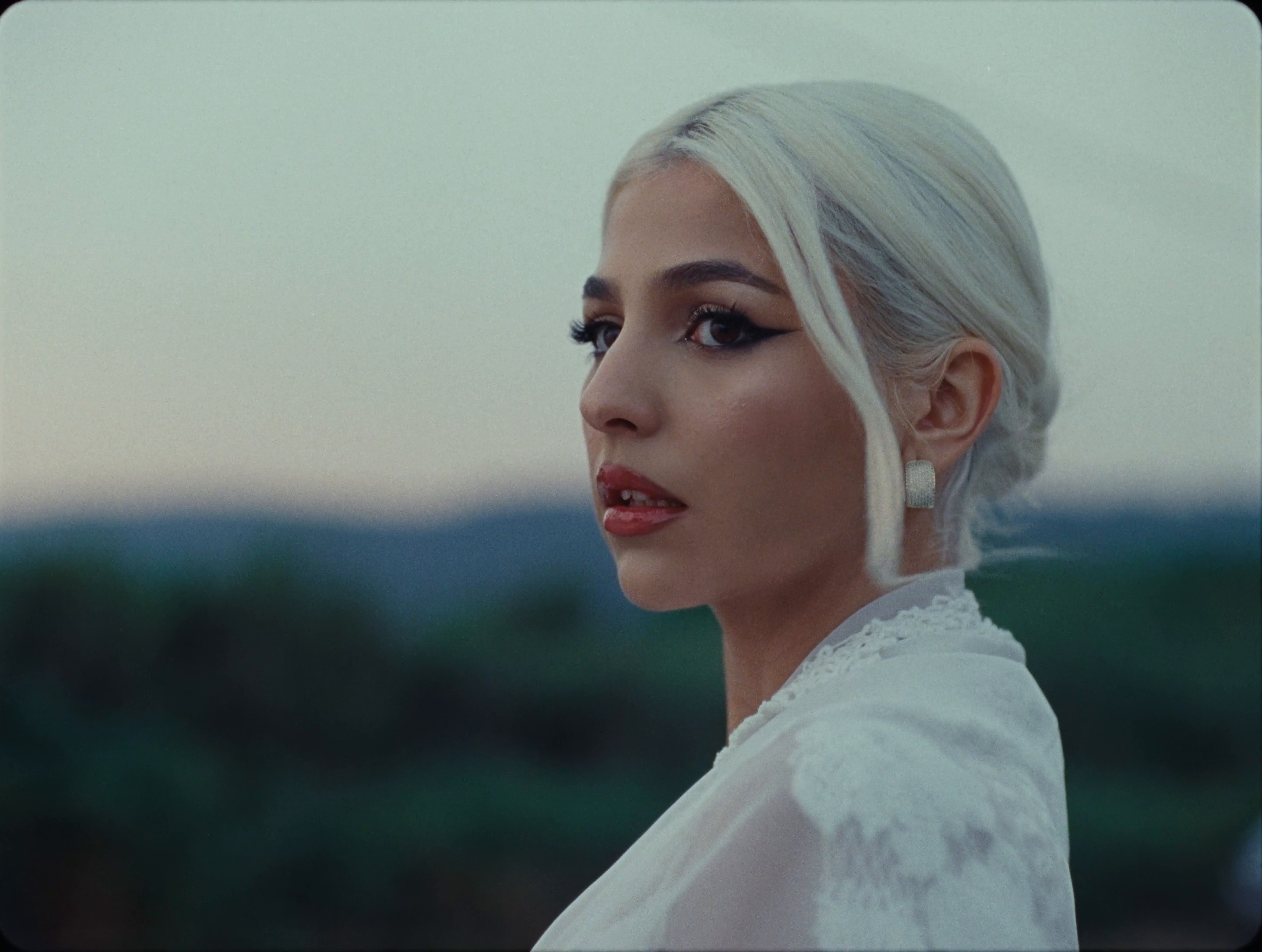 Marcha (2026) —  shot,  lighting