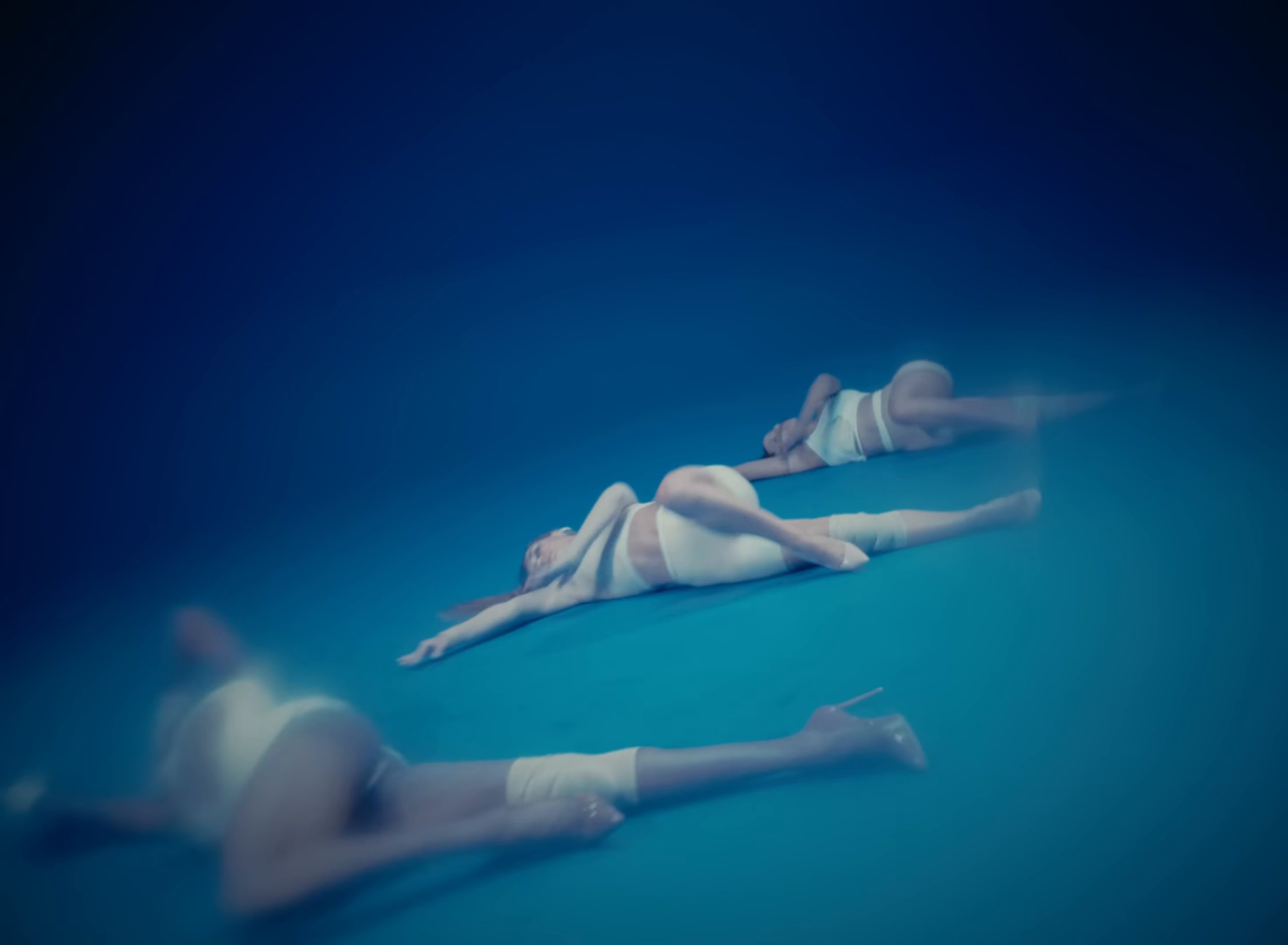 Desliza (2024) —  shot,  lighting