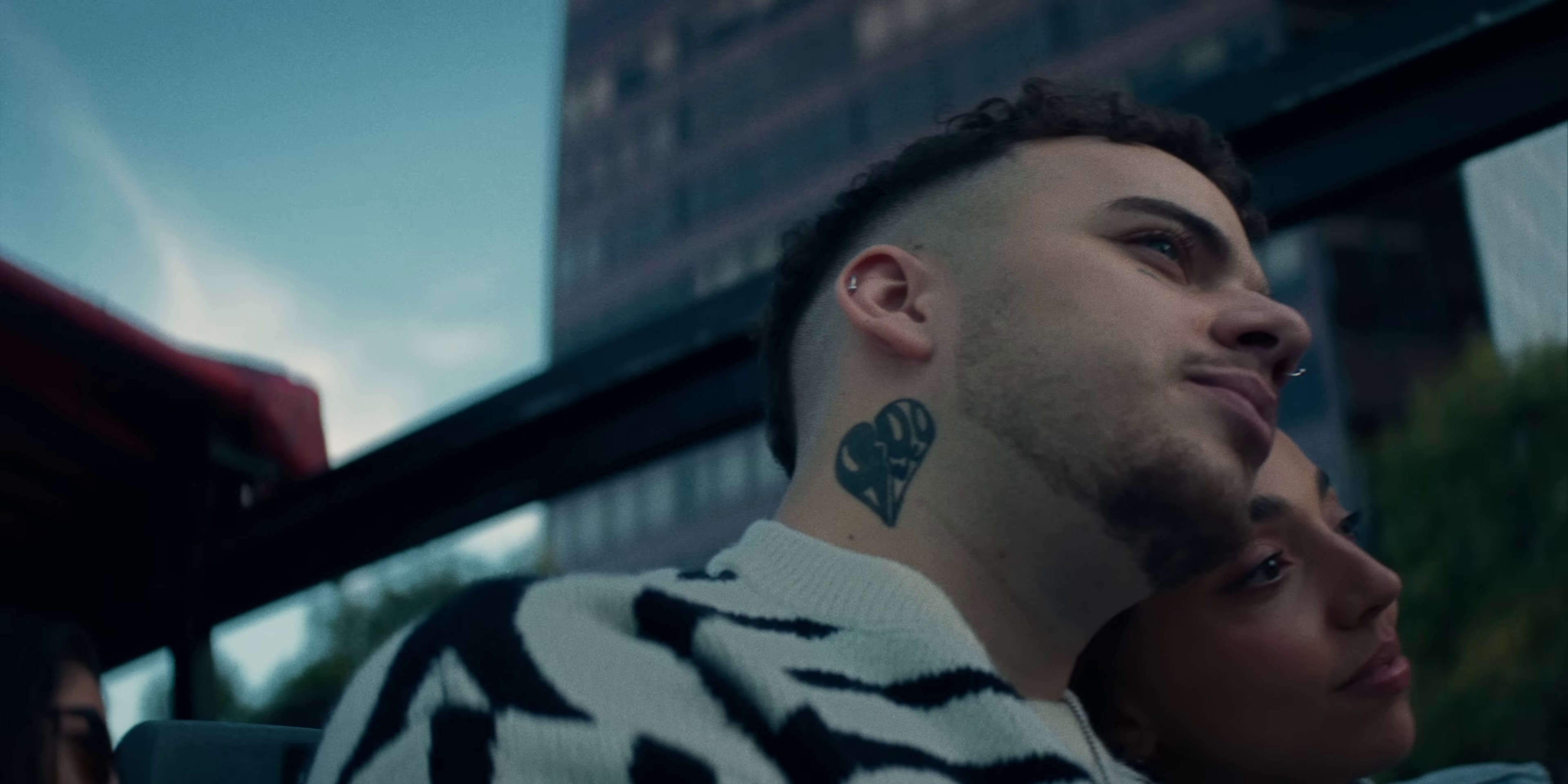 todas iguales (2024) —  shot,  lighting