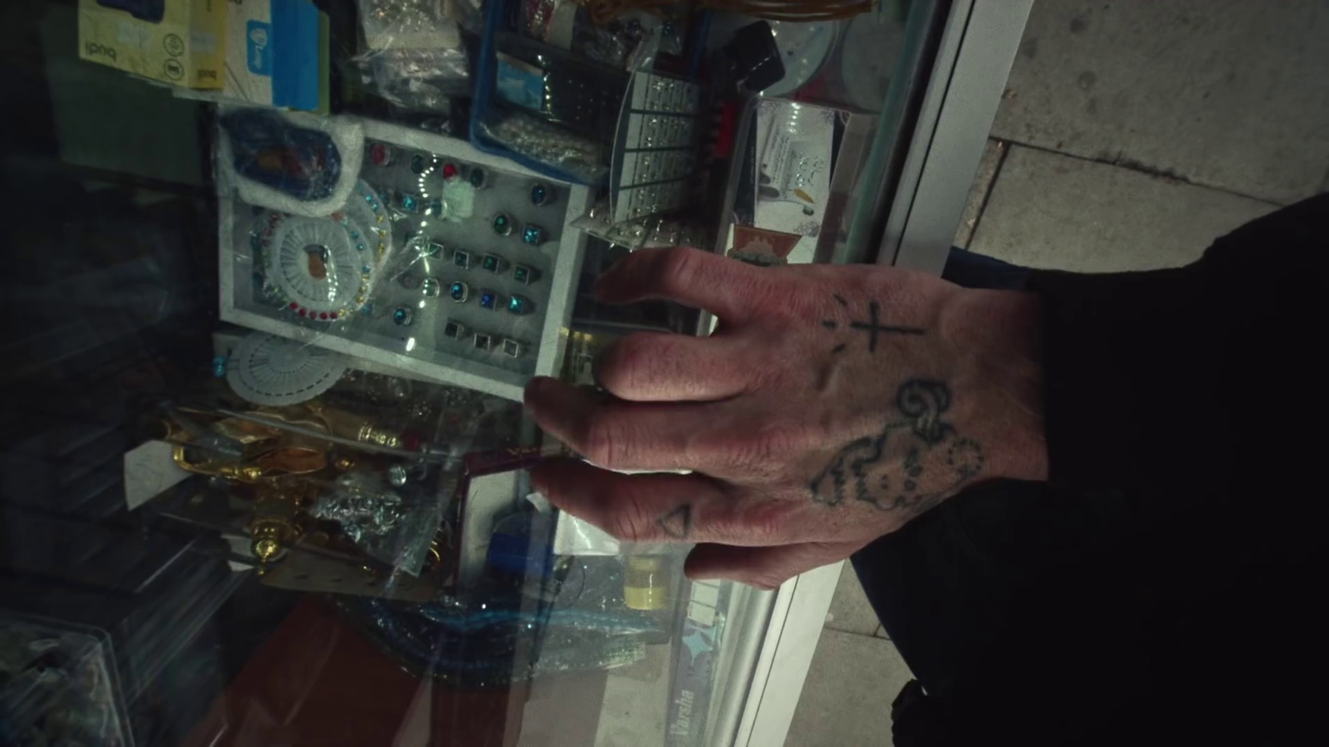 WAR (2020) —  shot,  lighting