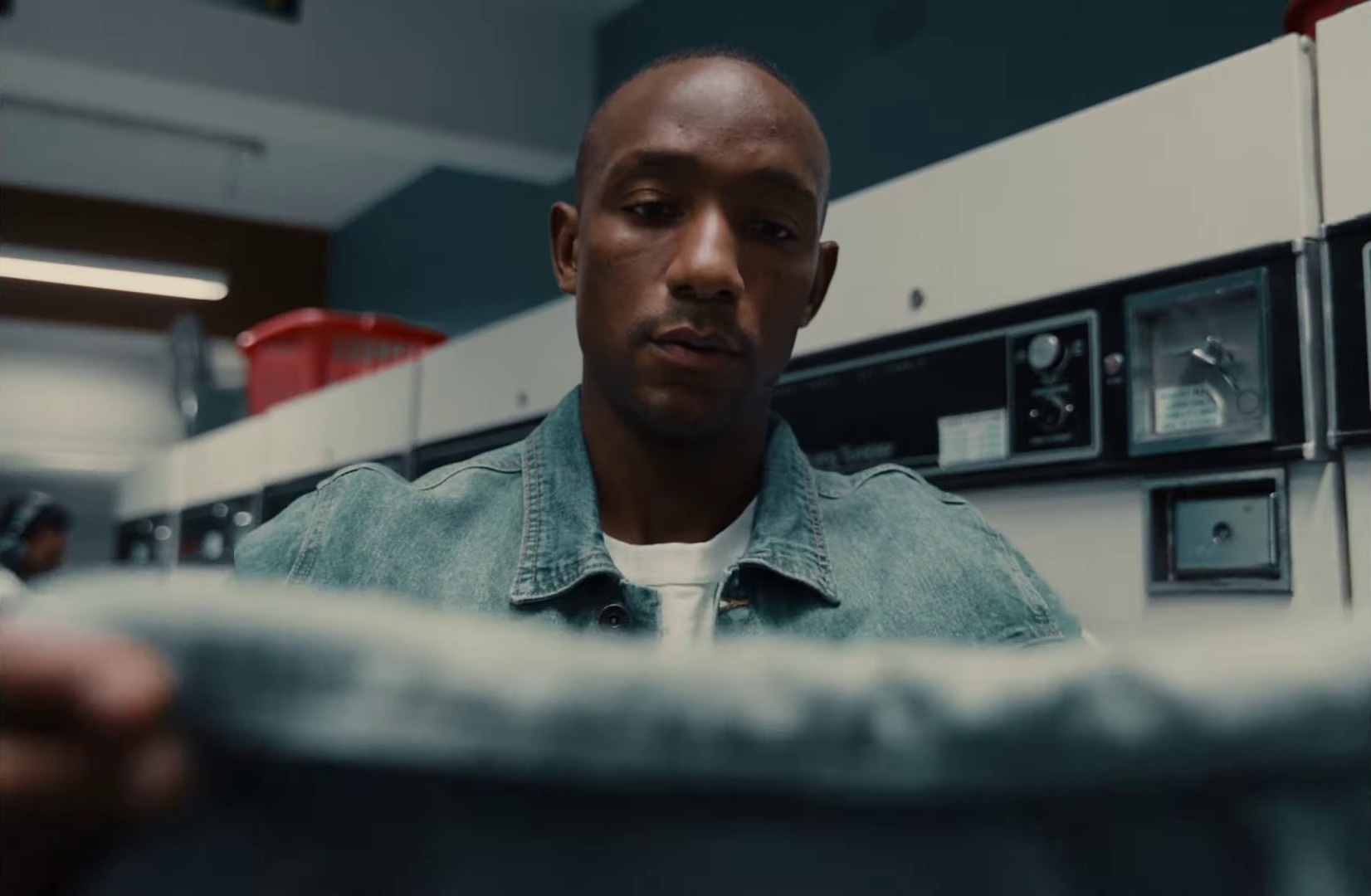 Vinted: Too Many, Men (2024) —  shot,  lighting