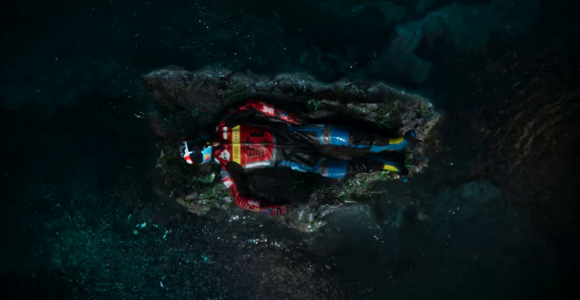 Sirens  (2022) —  shot,  lighting