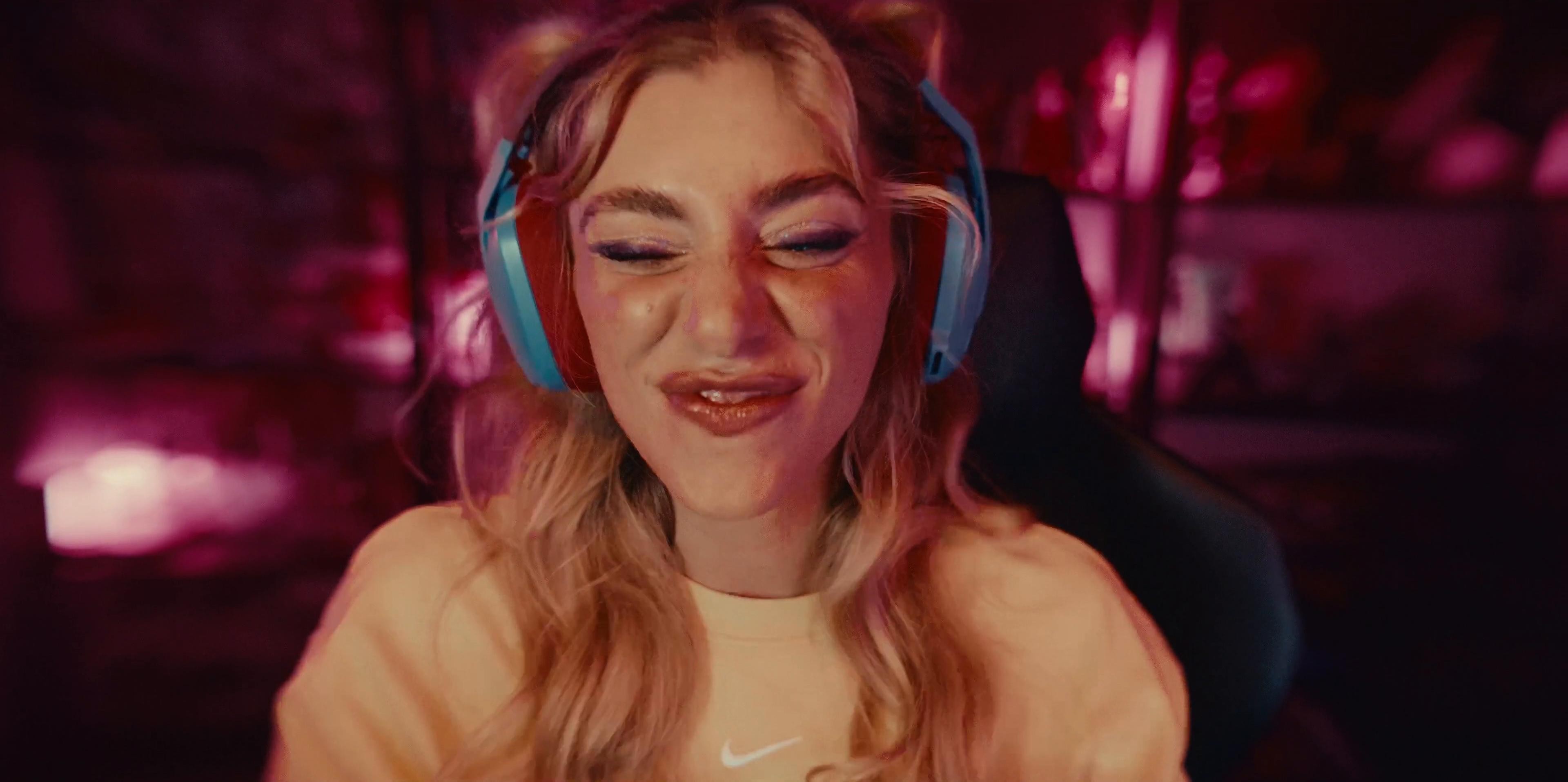 Buzz Web Campaign (2024) —  shot,  lighting