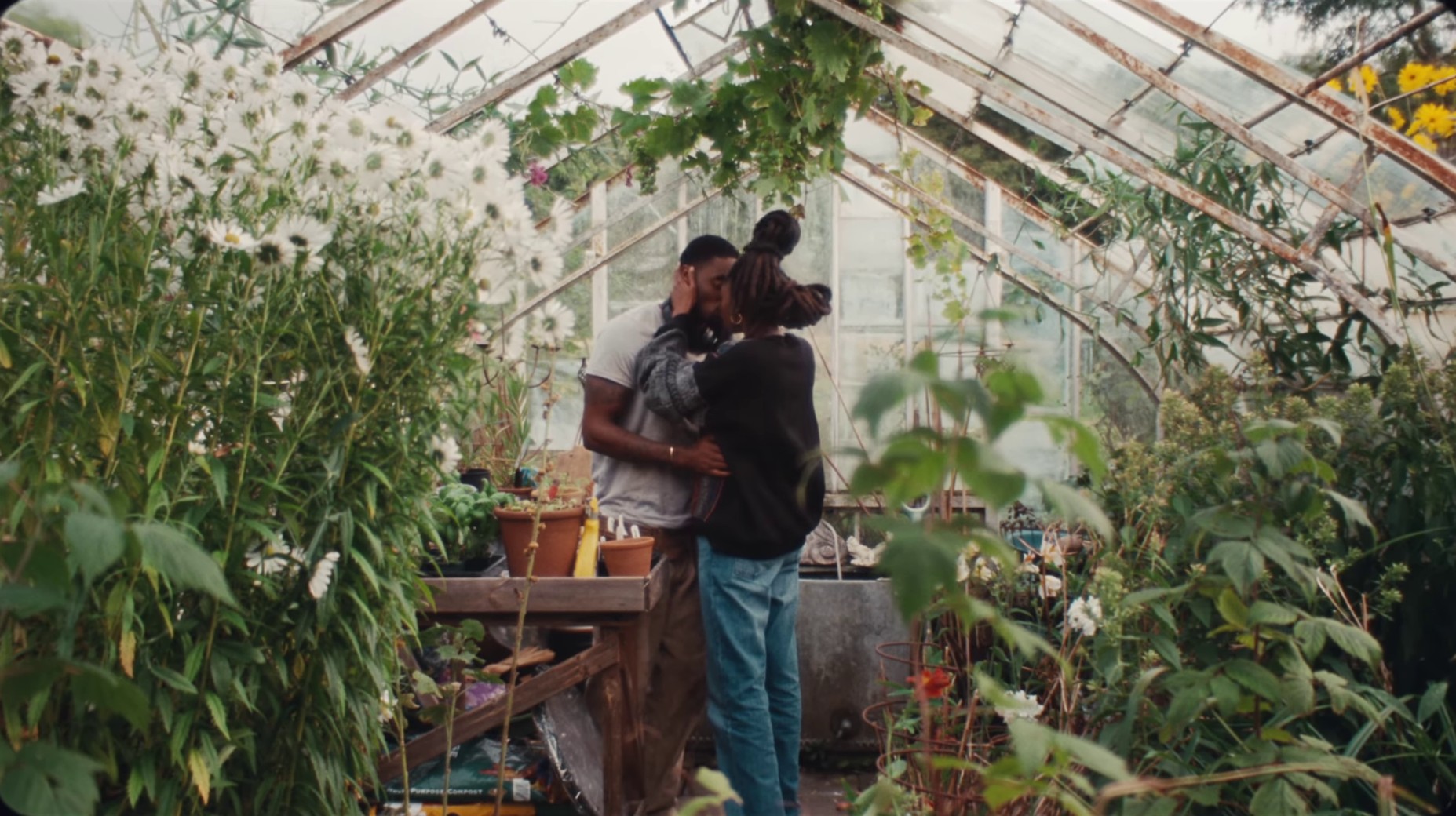 I Love You, I Hate You (2021) —  shot,  lighting