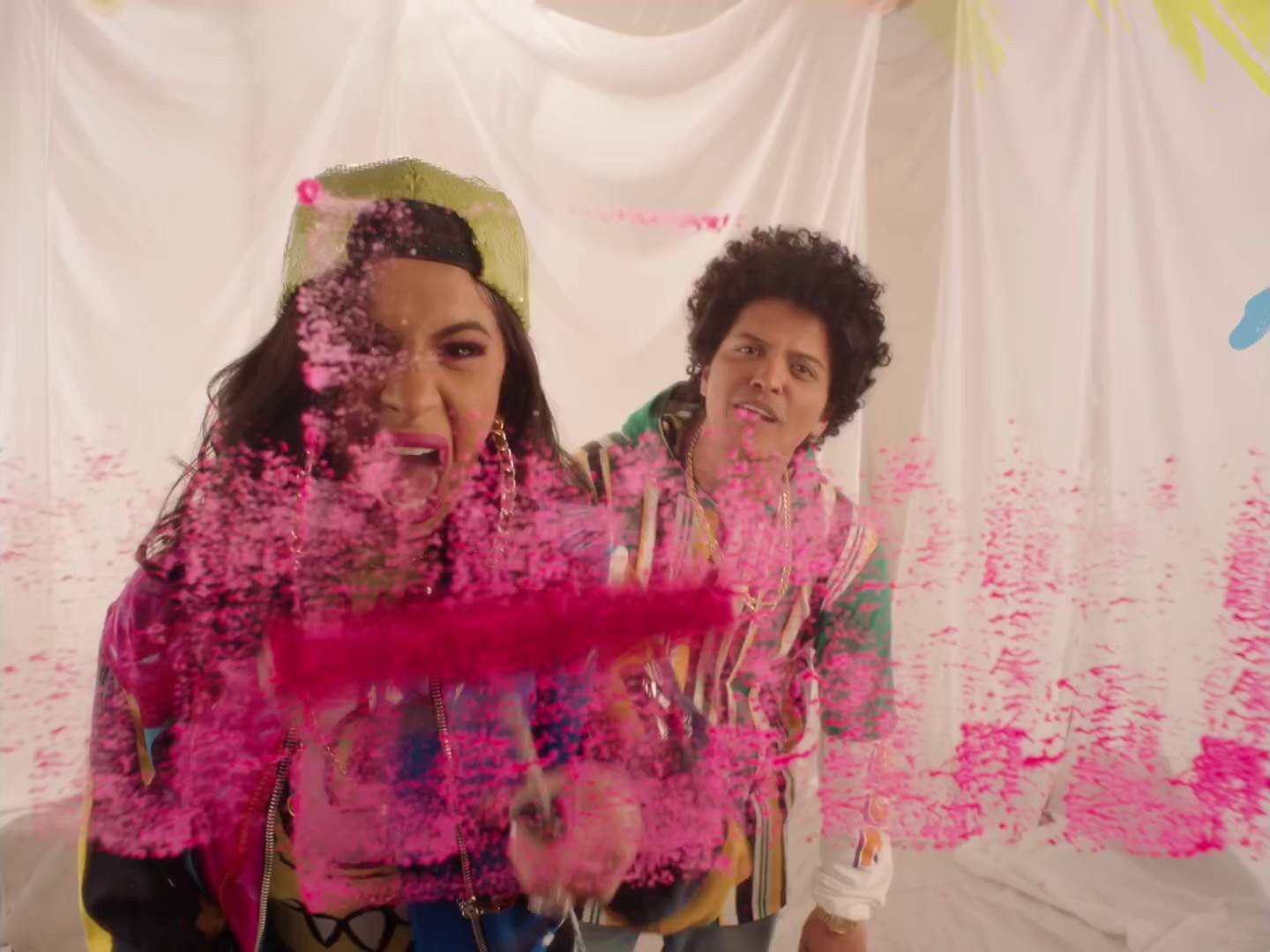 Finesse (remix) (2018) —  shot,  lighting