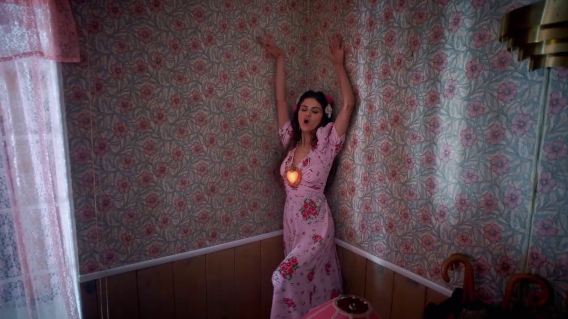 De Una Vez (2021) —  shot,  lighting