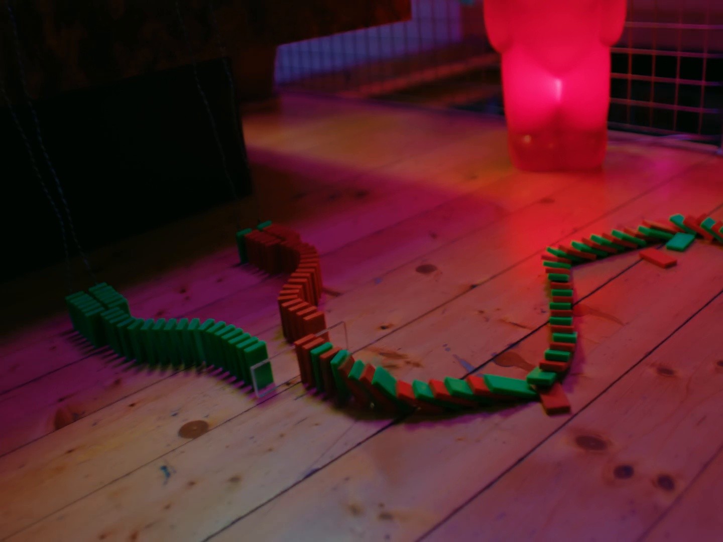 GARNIER FRUCTIS - SHAMPOO SNITCH (2025) —  shot,  lighting