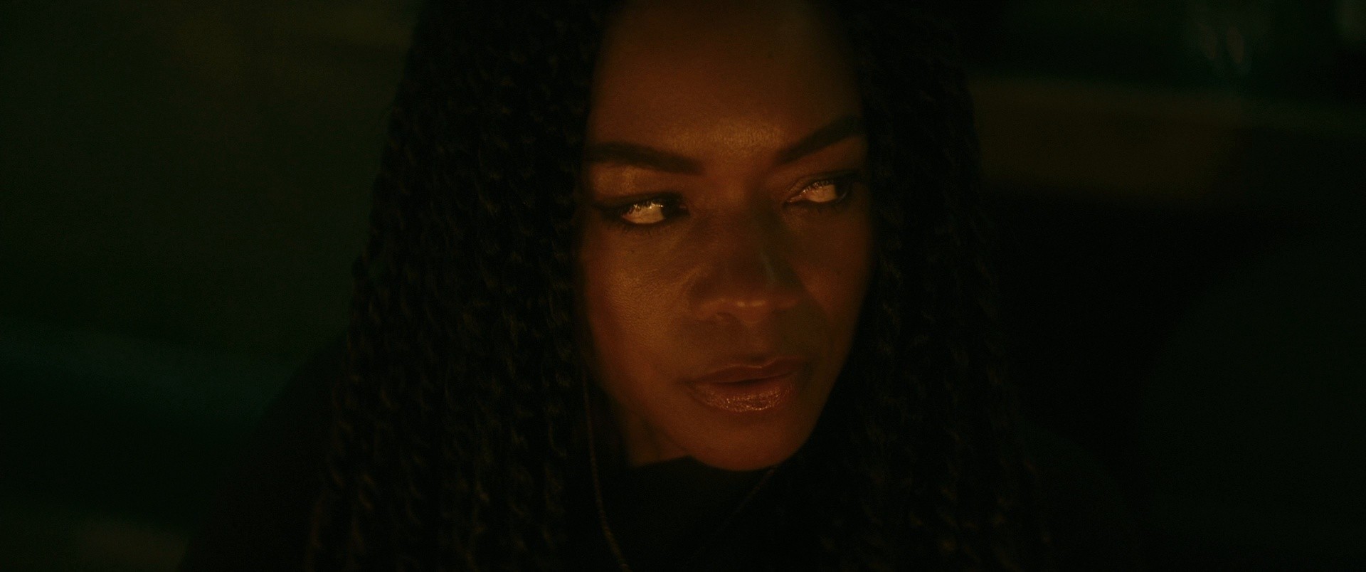 Black Bag (2025) —  shot,  lighting