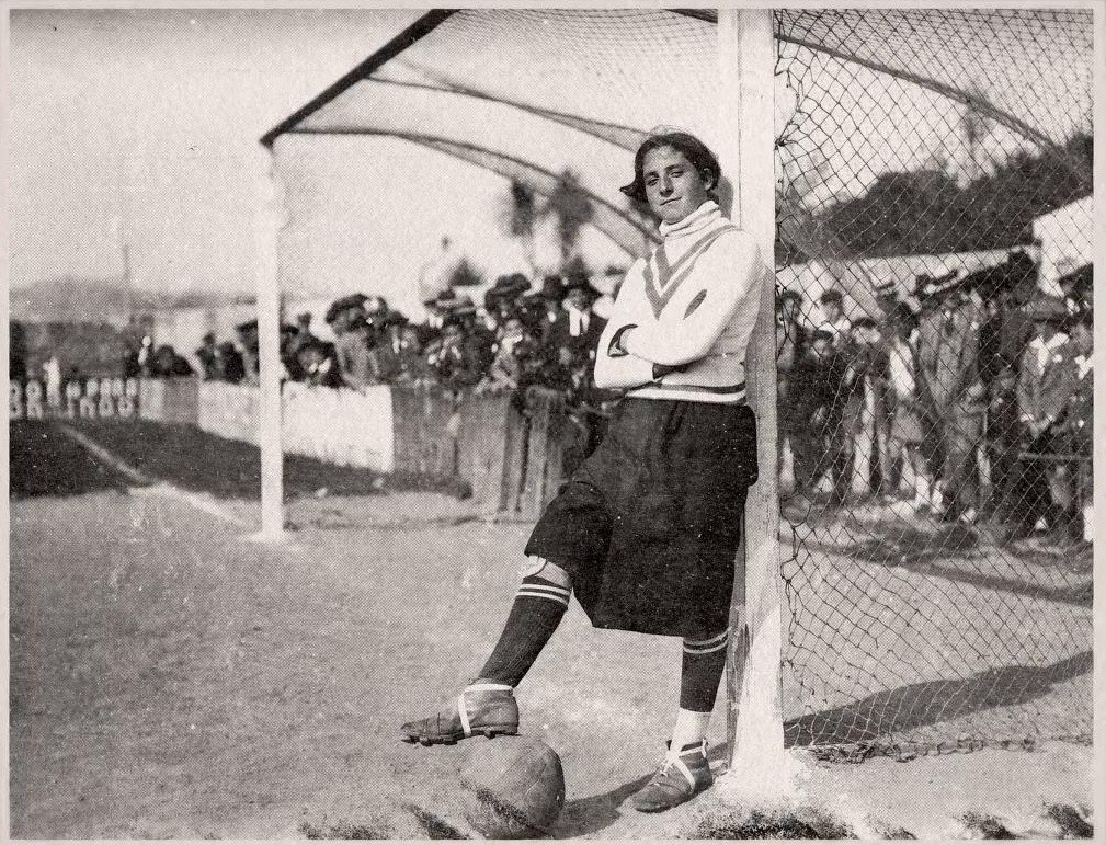 LIGA F: Here it Comes (2025) —  shot,  lighting