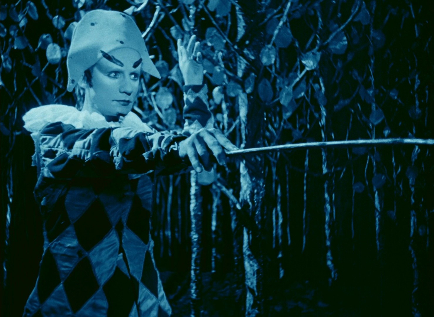 Rabbit's Moon (2009) —  shot,  lighting