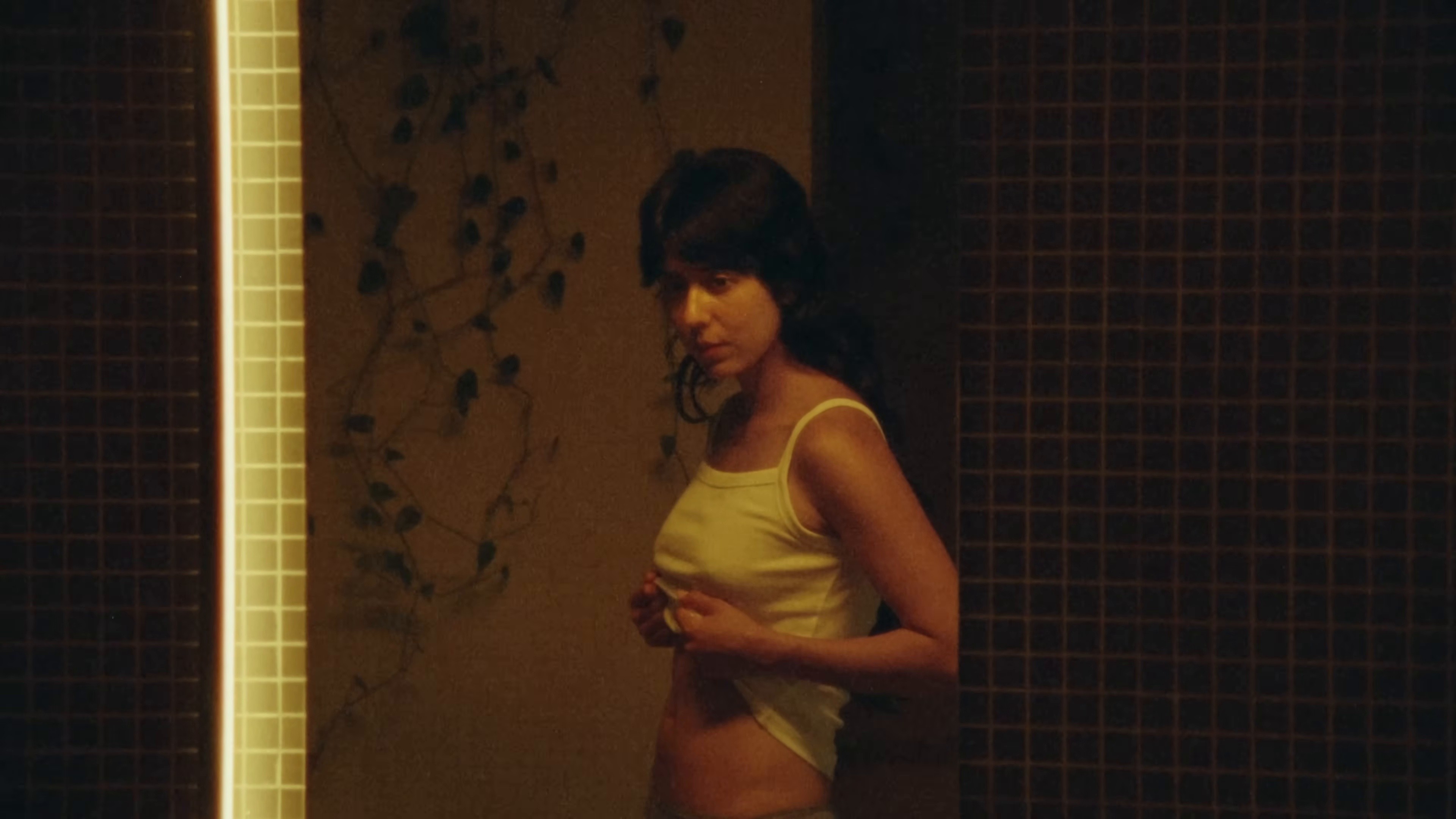 cohete (2025) —  shot,  lighting