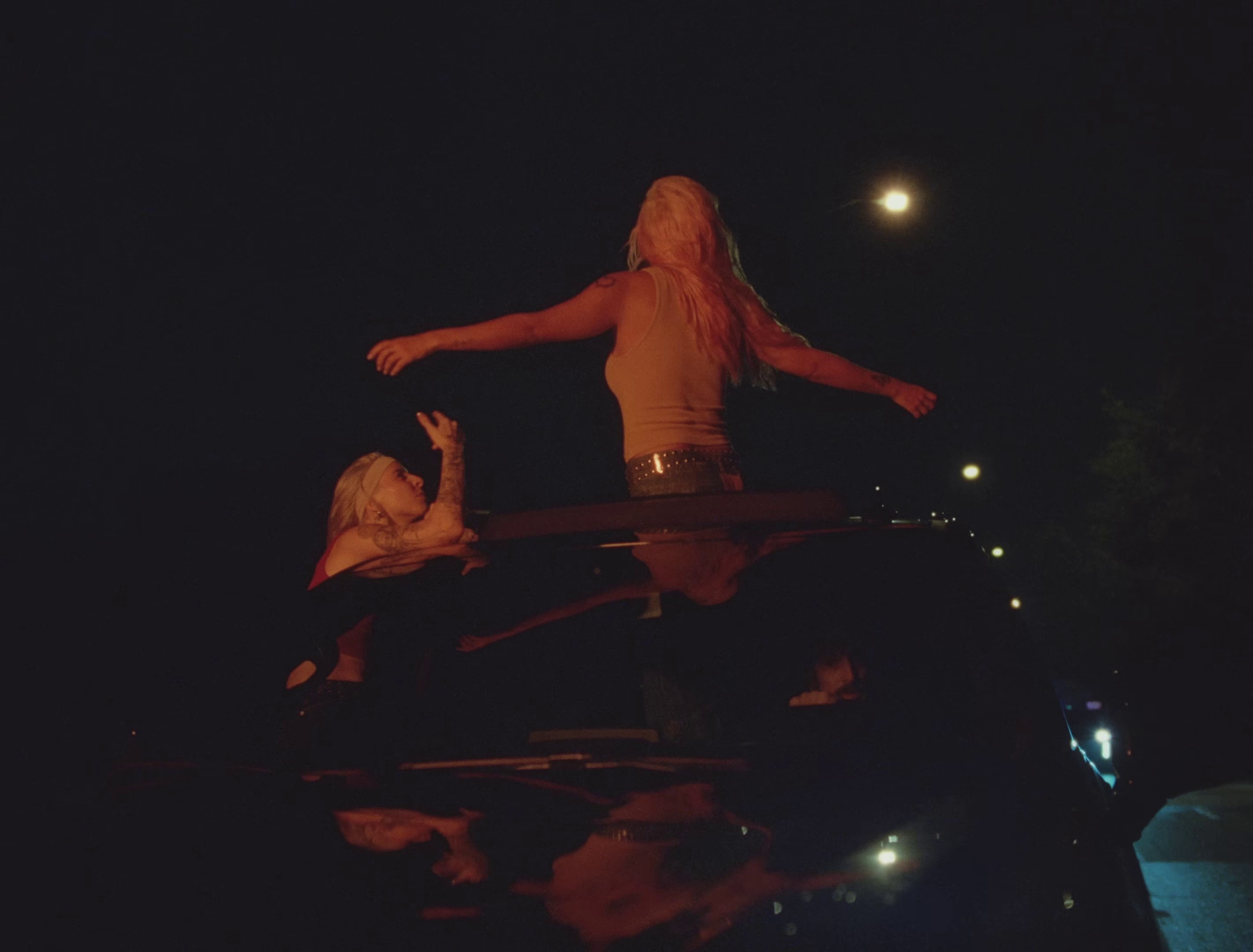 CONTIGO (2024) —  shot,  lighting