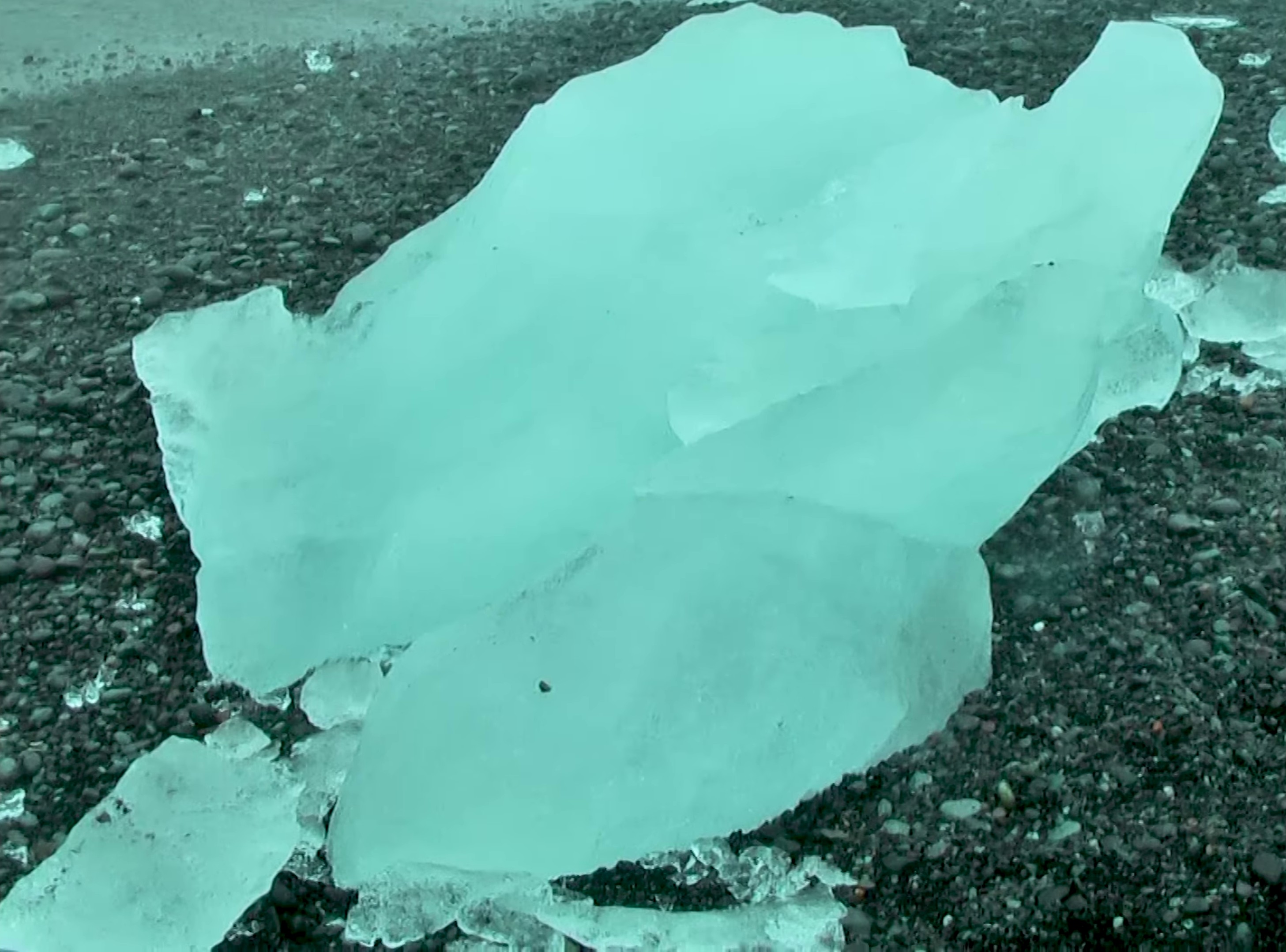 La Glace  (2022) —  shot,  lighting