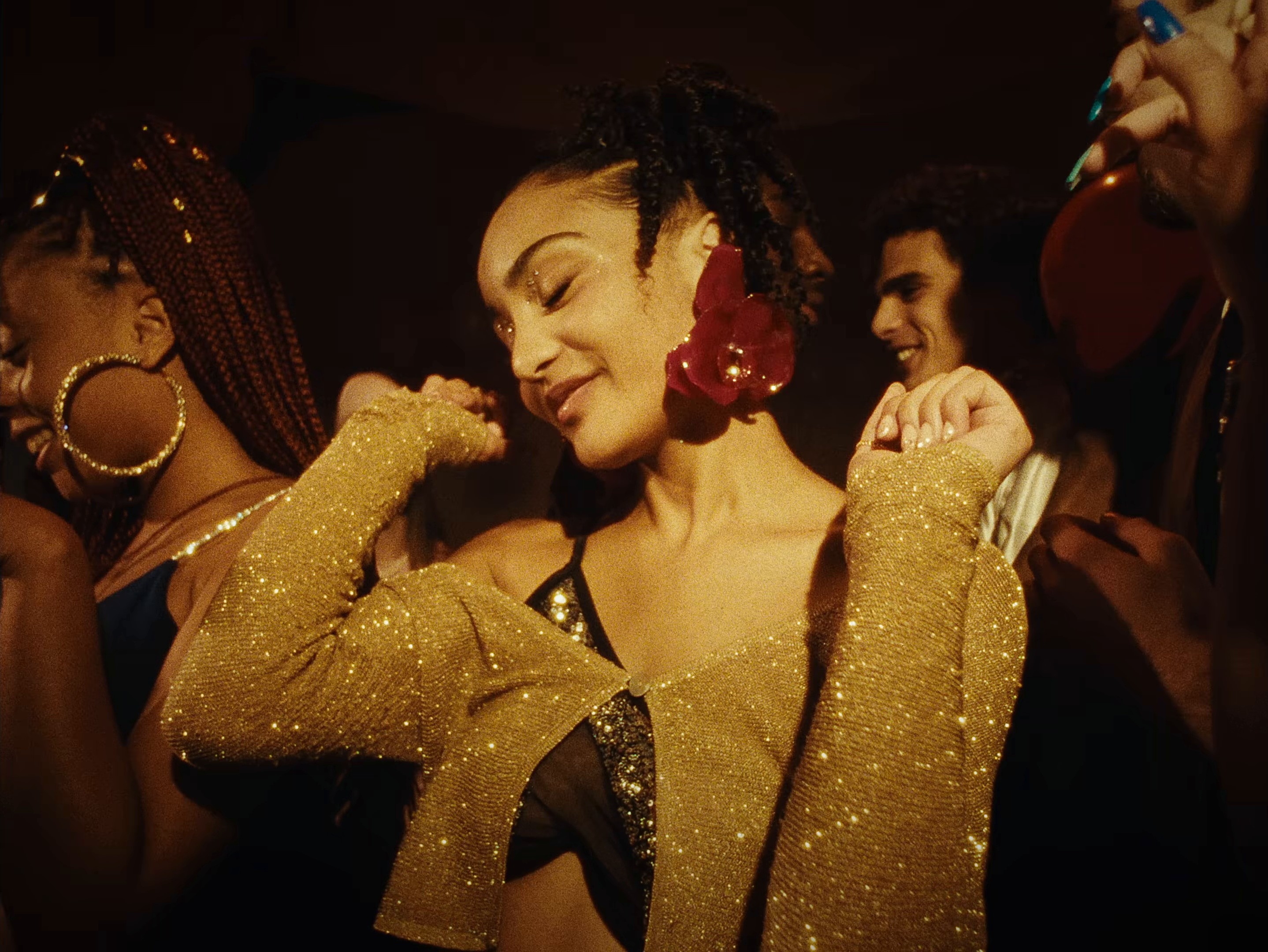 FLEURS FANÉES (2024) —  shot,  lighting