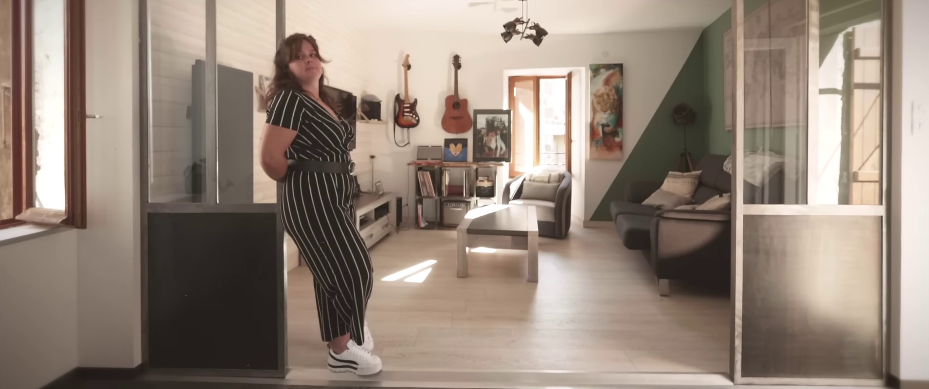 Émilie dansait  (2022) —  shot,  lighting