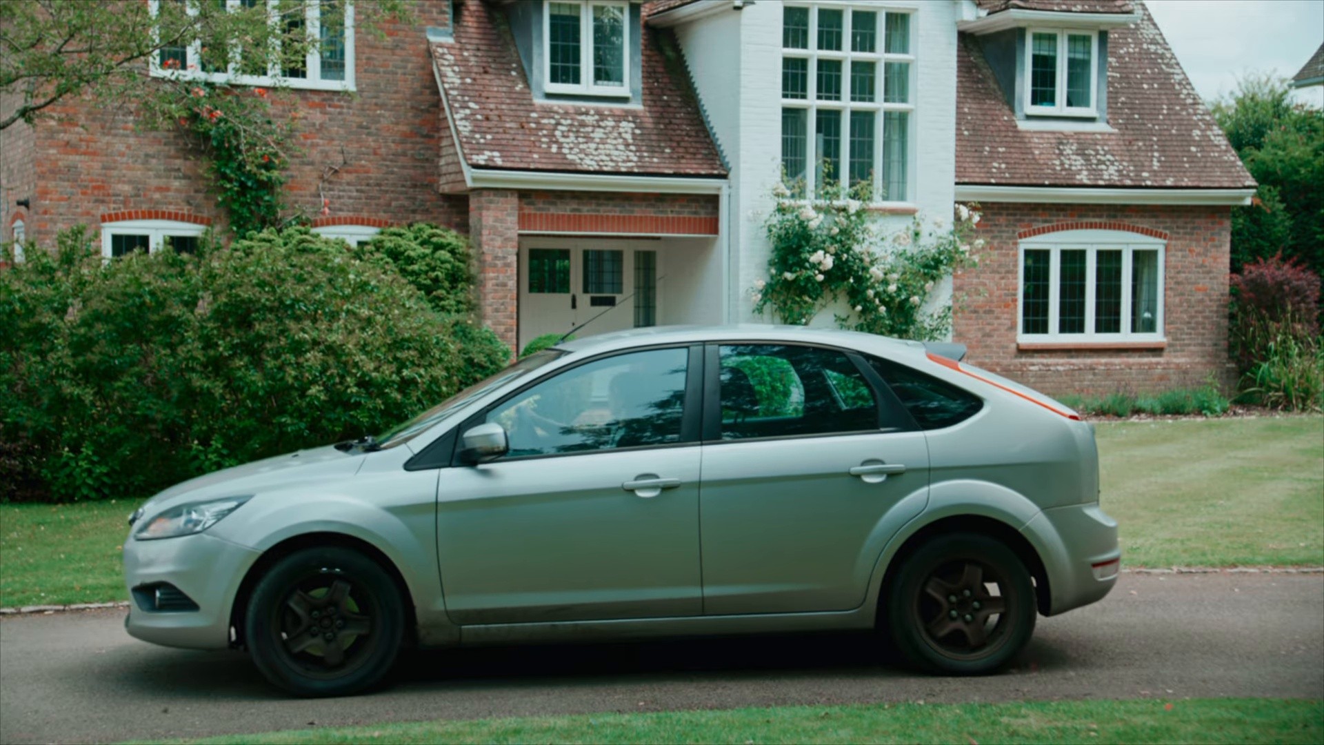 Lucky Girl (2025) —  shot,  lighting