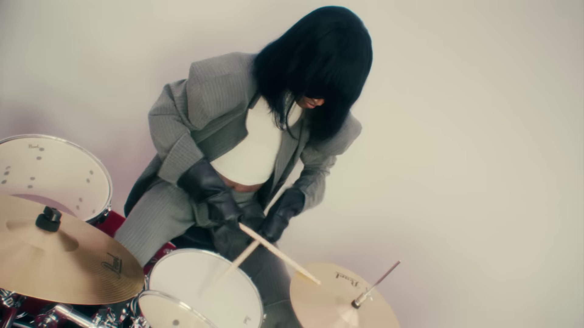 Anon (2023) —  shot,  lighting