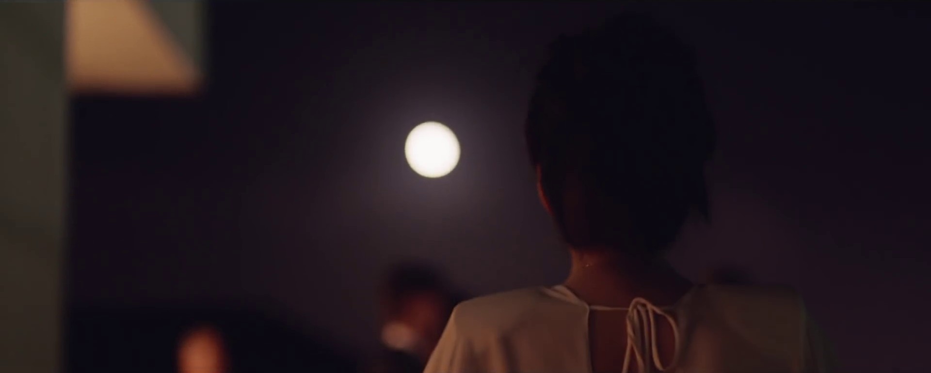 Magnets (2015) —  shot,  lighting