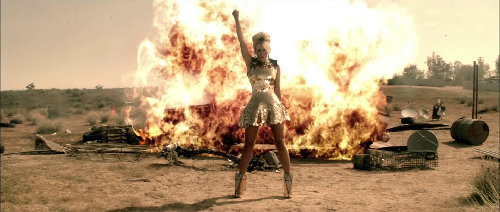 Run The World (Girls) (2011) —  shot,  lighting