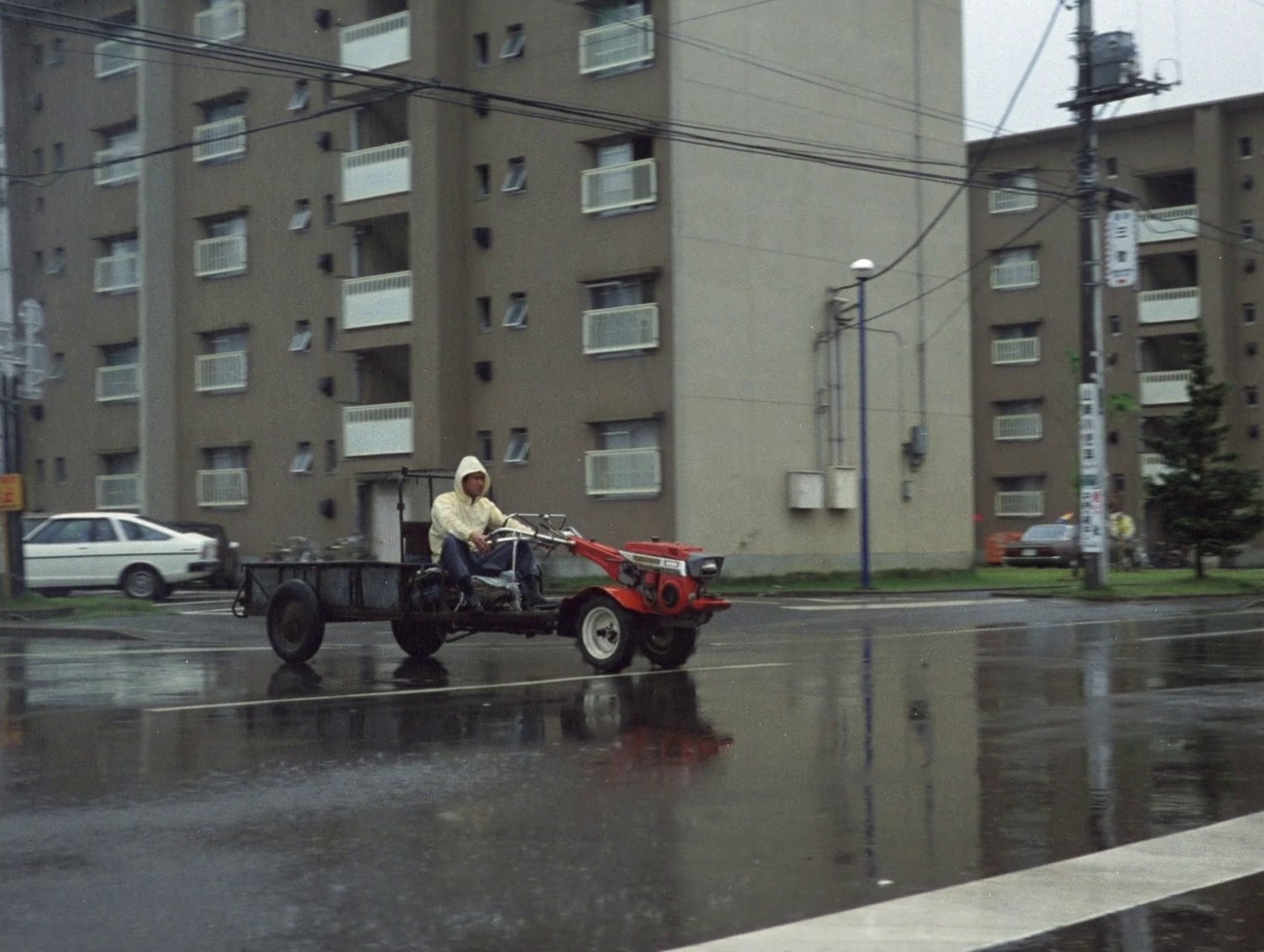 Distant Thunder (1981) —  shot,  lighting