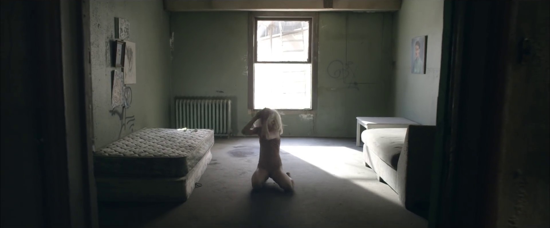 Chandelier (2014) —  shot,  lighting