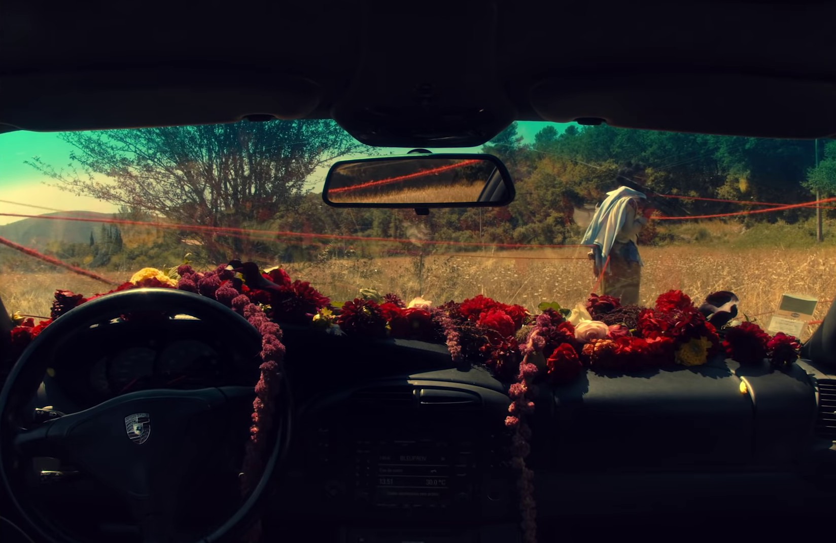 911  (2020) —  shot,  lighting