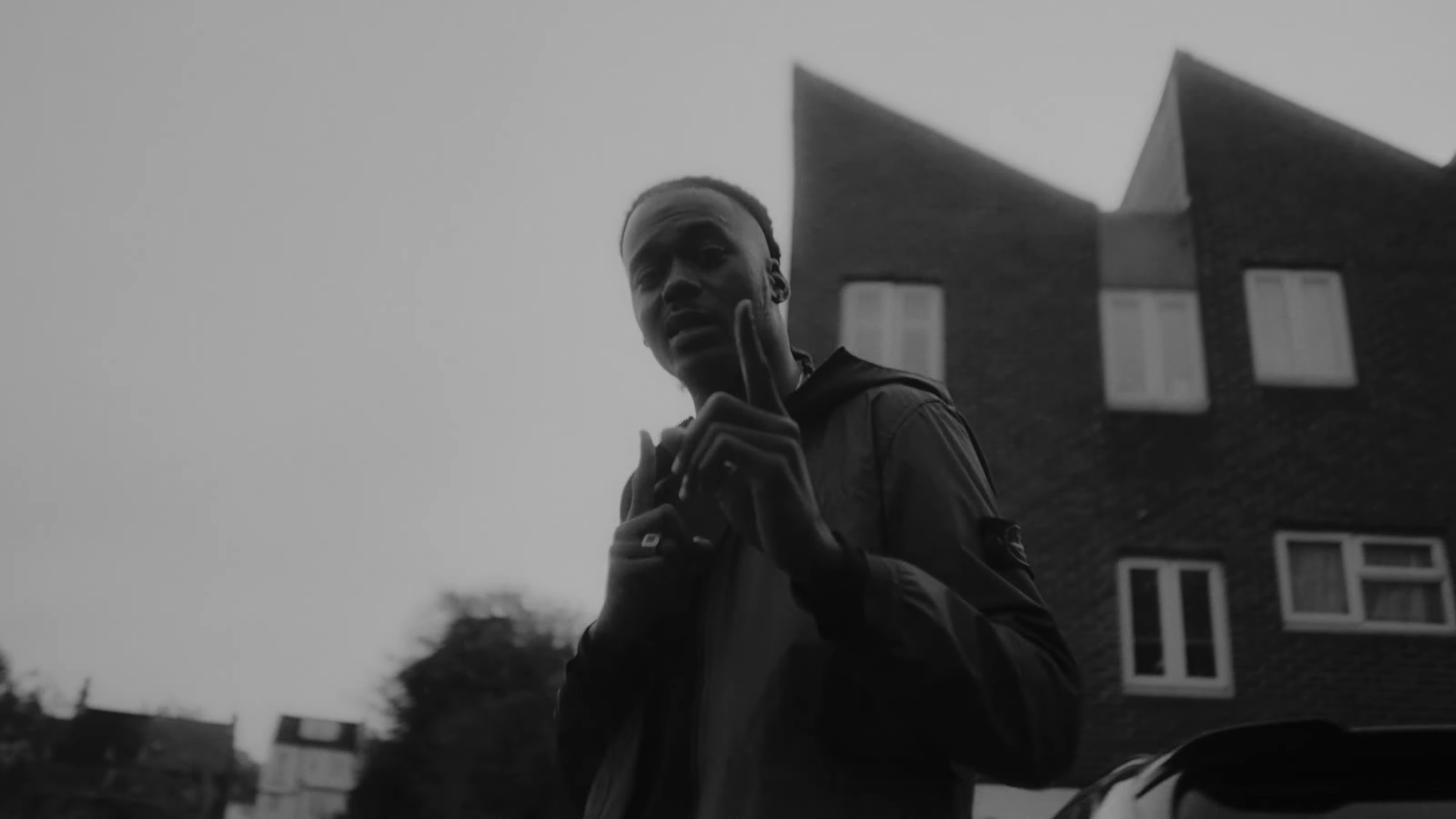 Mains (2023) —  shot,  lighting