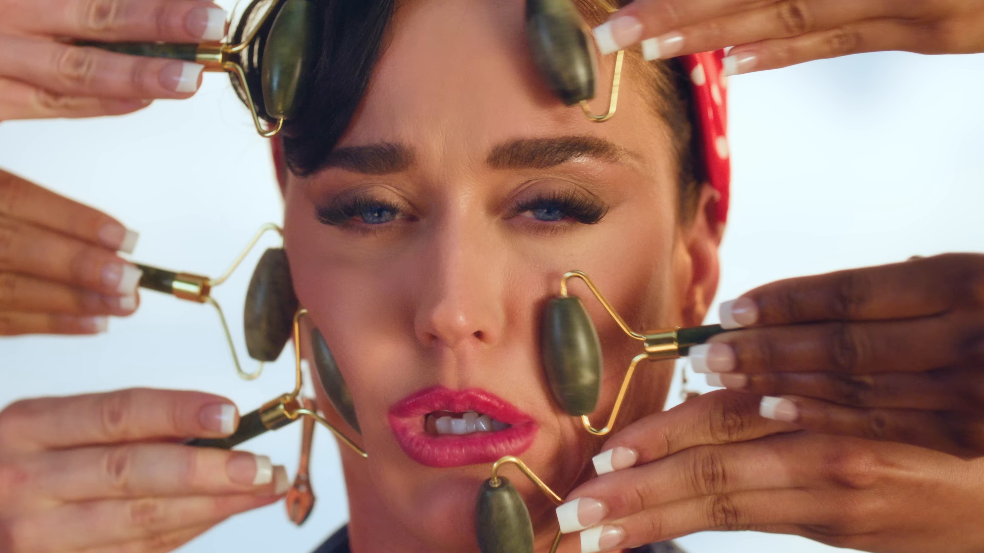 WOMAN’S WORLD (2024) —  shot,  lighting