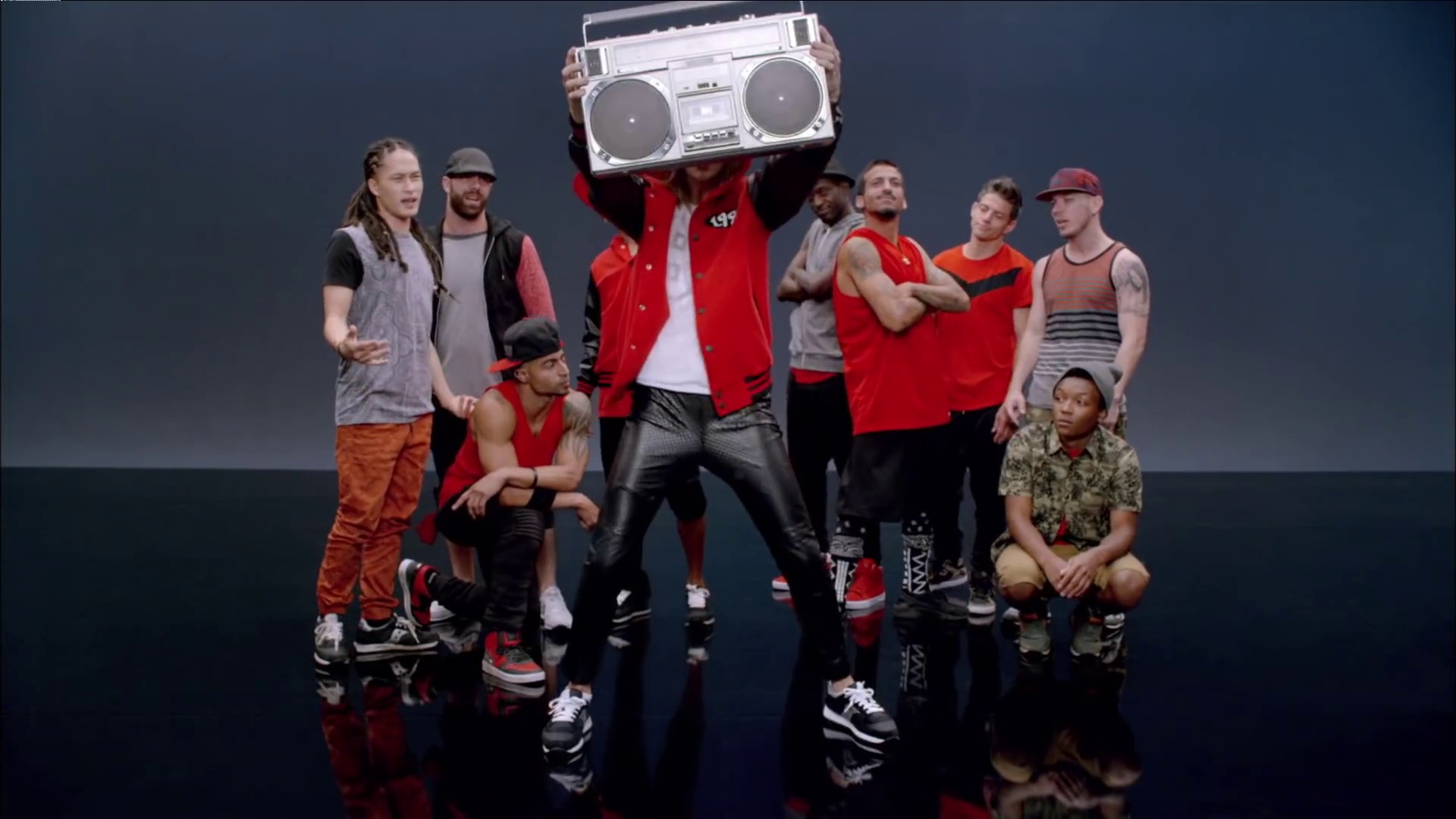 Shake it off (2018) —  shot,  lighting