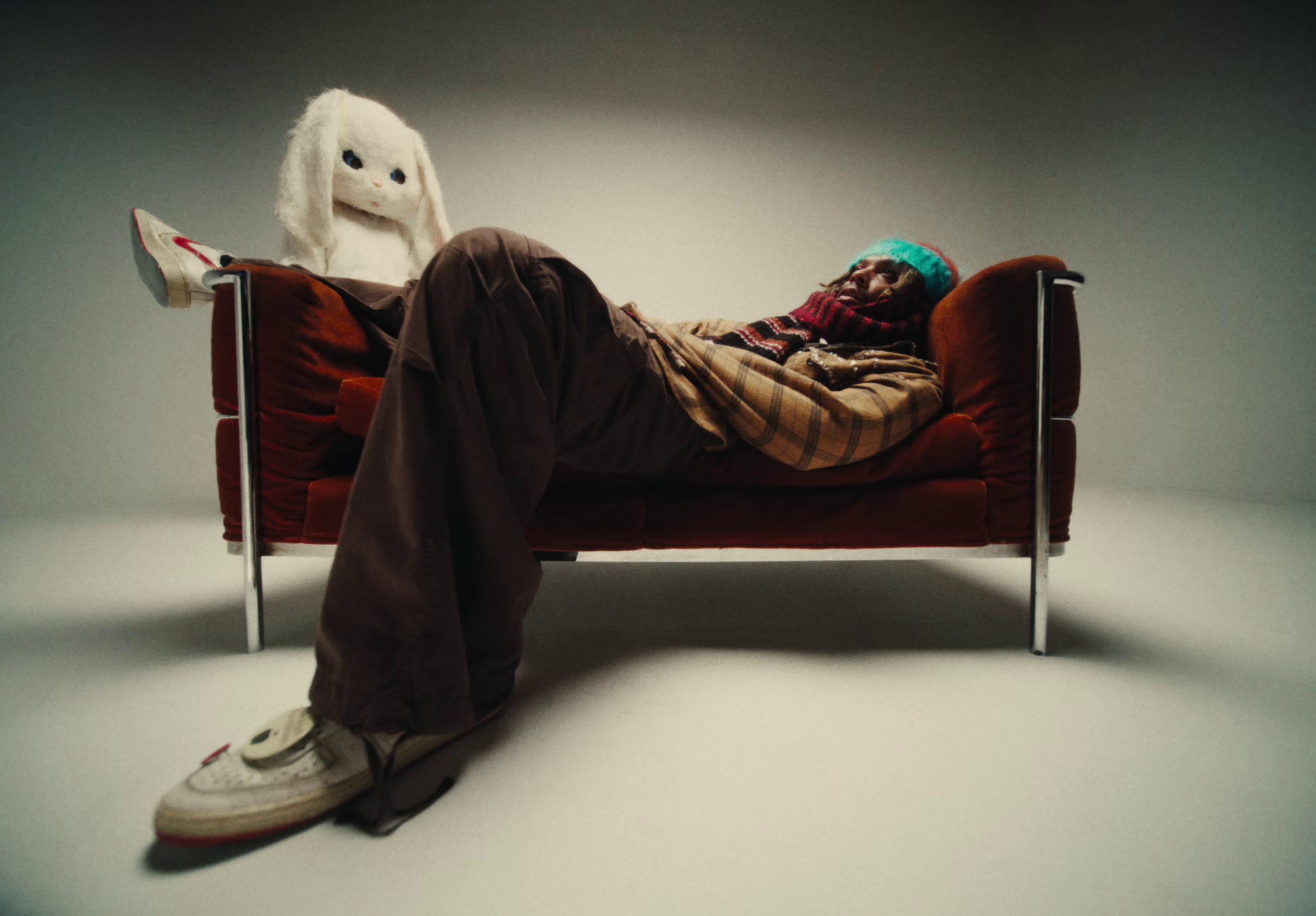 THREE HEADS (2022) —  shot,  lighting