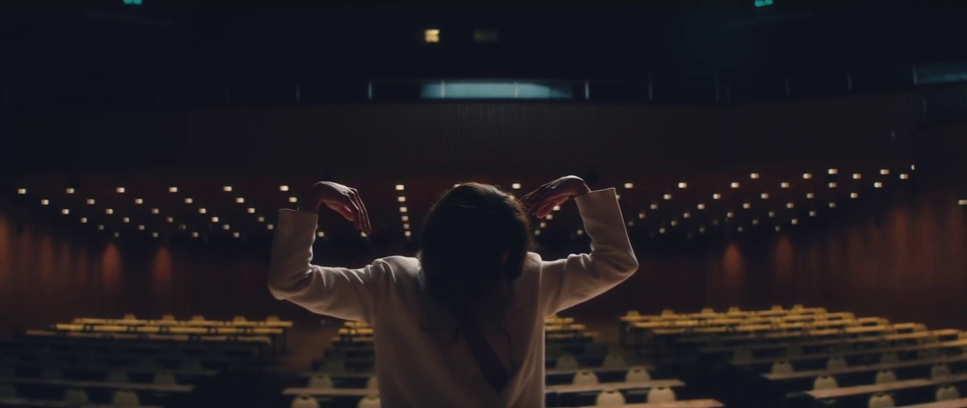 Weak (2015) —  shot,  lighting