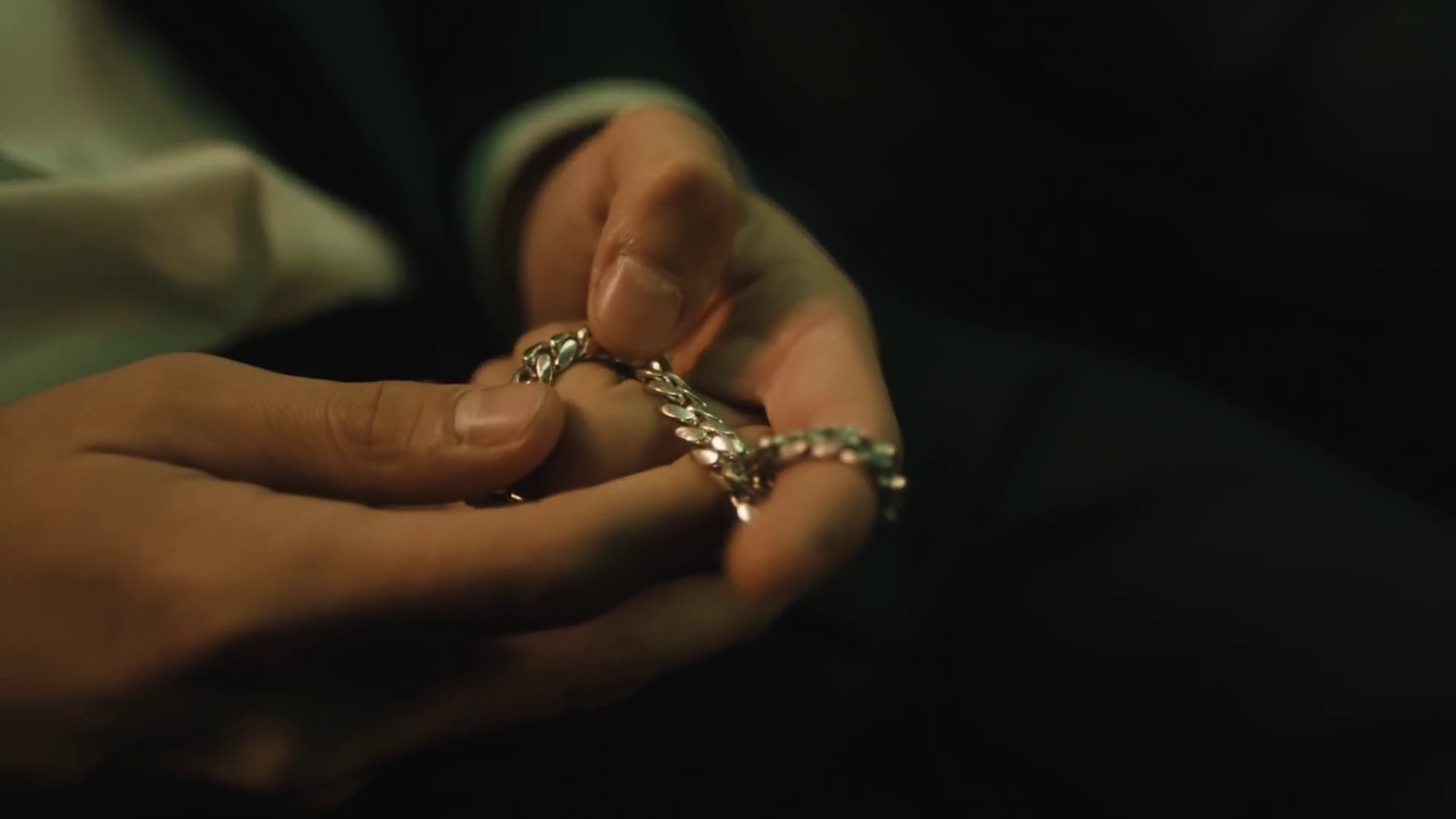 La La Lost You  (2019) —  shot,  lighting