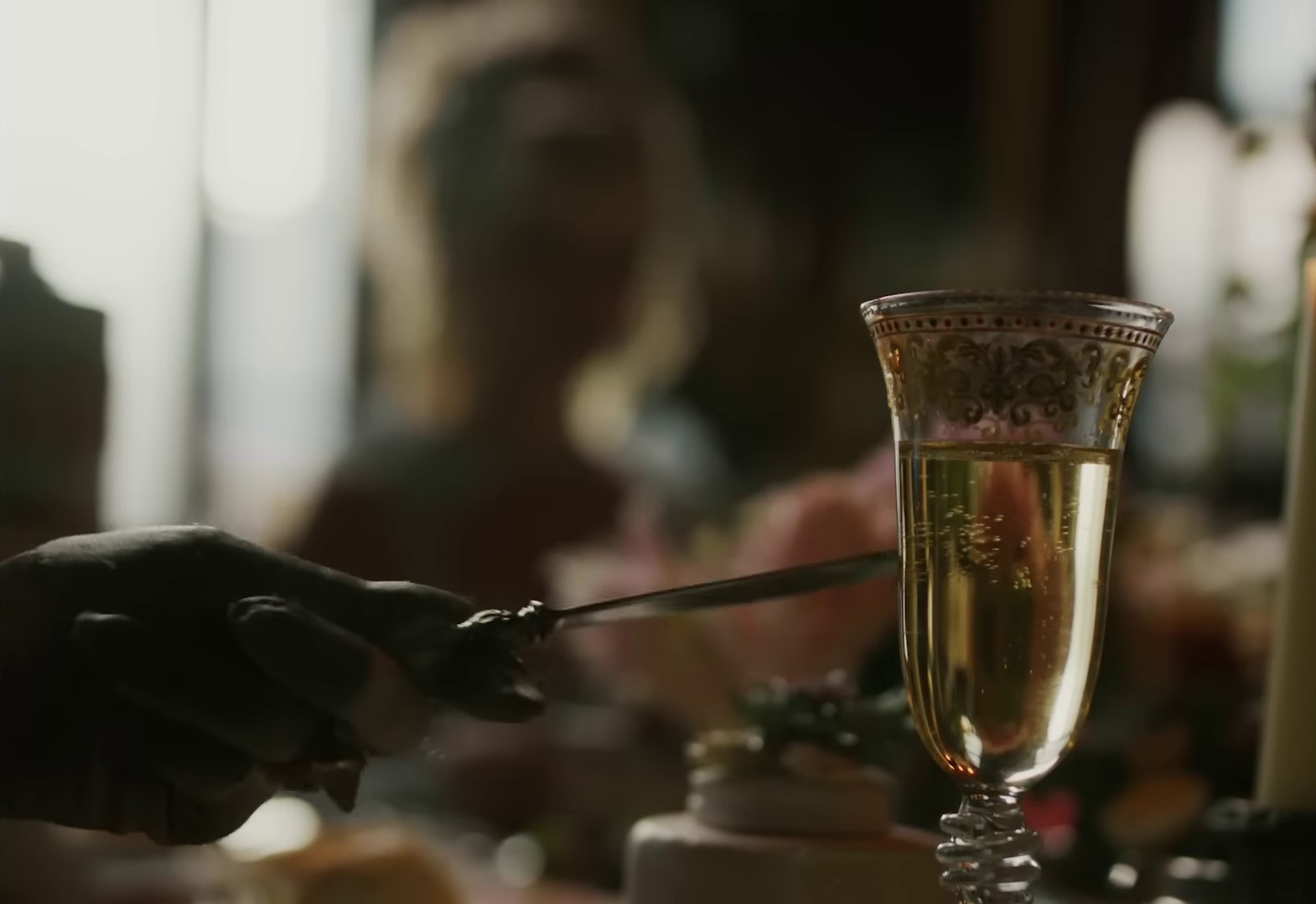 Keeps On (2022) —  shot,  lighting