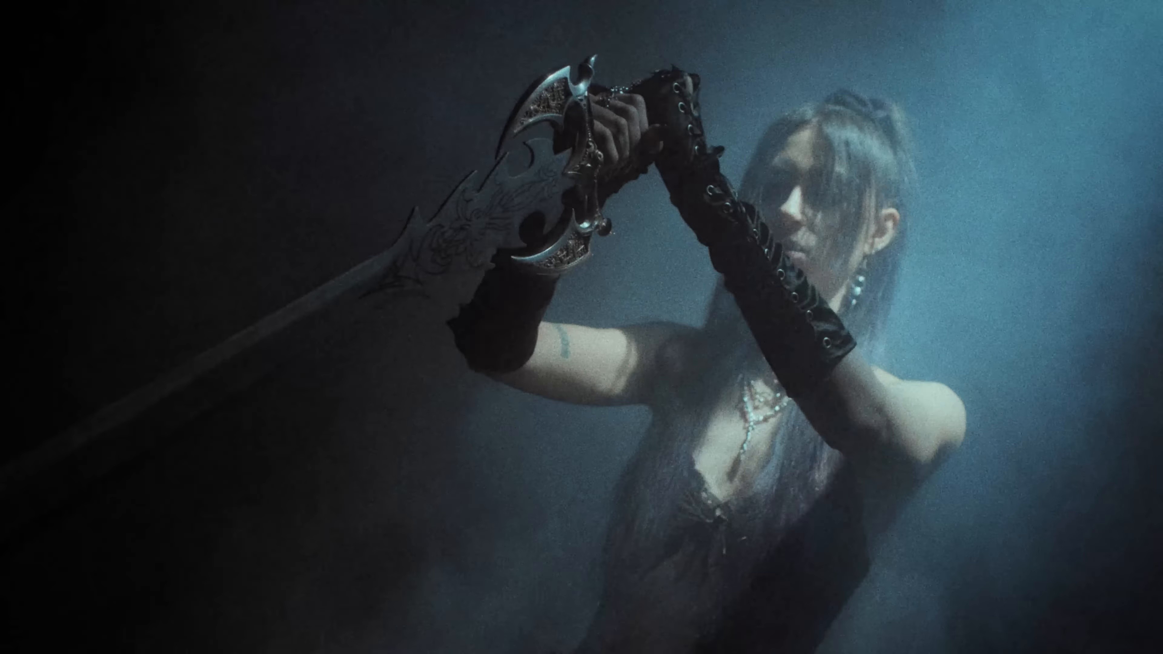 töltény (2025) —  shot,  lighting