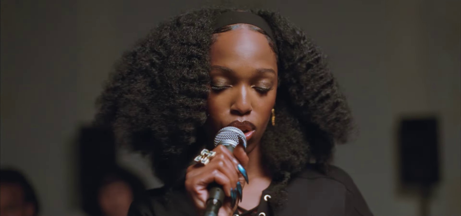 Money Shows (2024) —  shot,  lighting