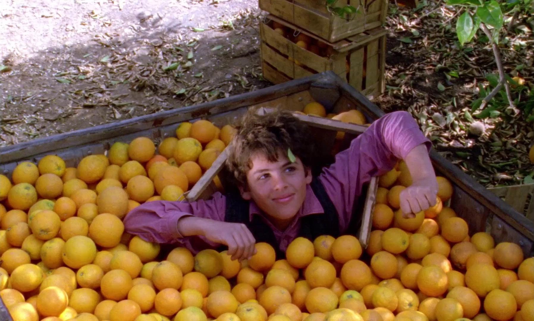 Hikayatul jawahiri thalath (1995) —  shot,  lighting