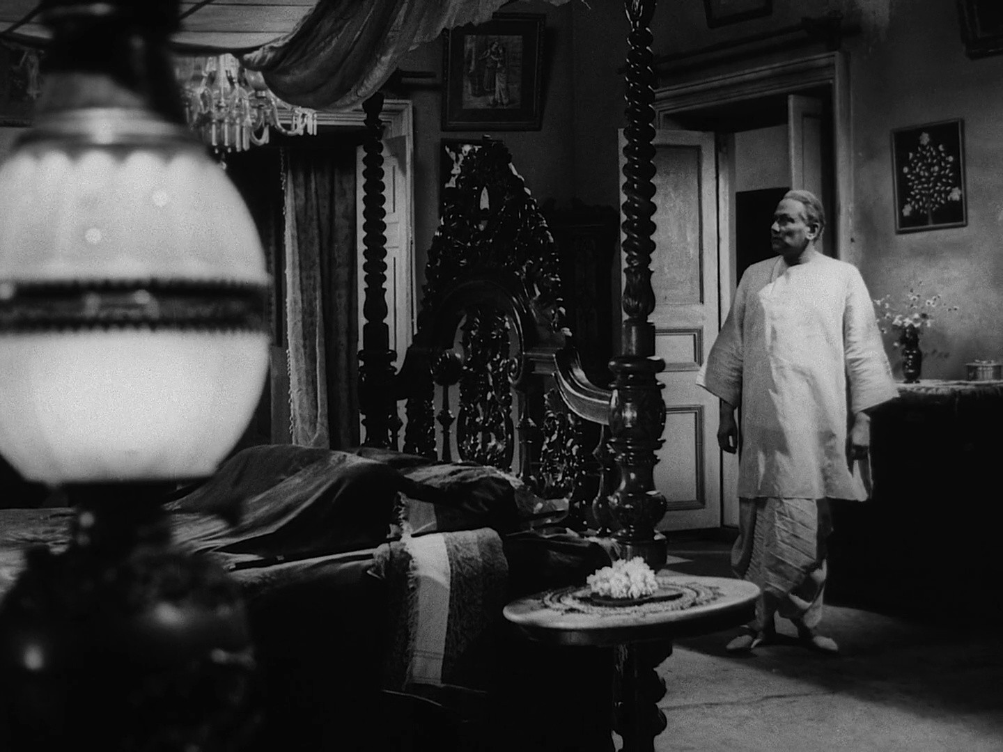 The Music Room (1958) —  shot,  lighting