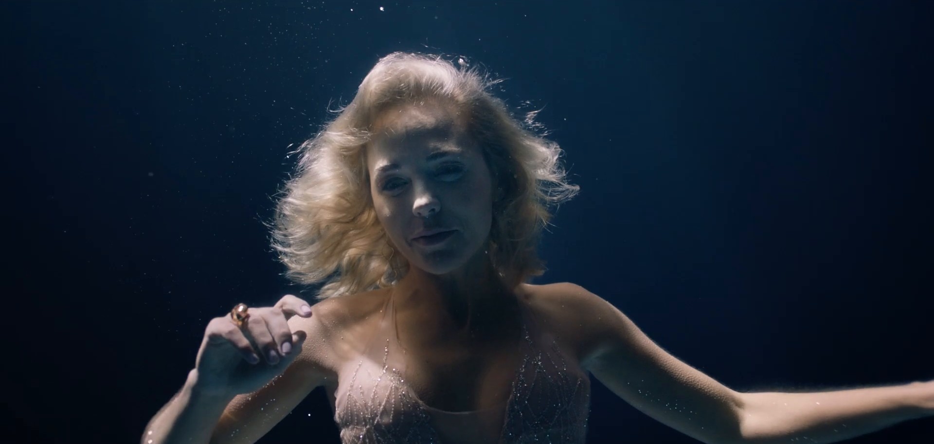 Nedbank - Perfume (2021) —  shot,  lighting