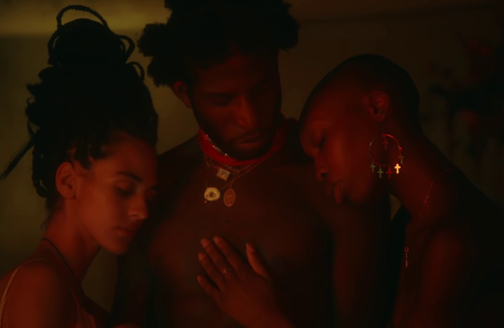 911  (2020) —  shot,  lighting