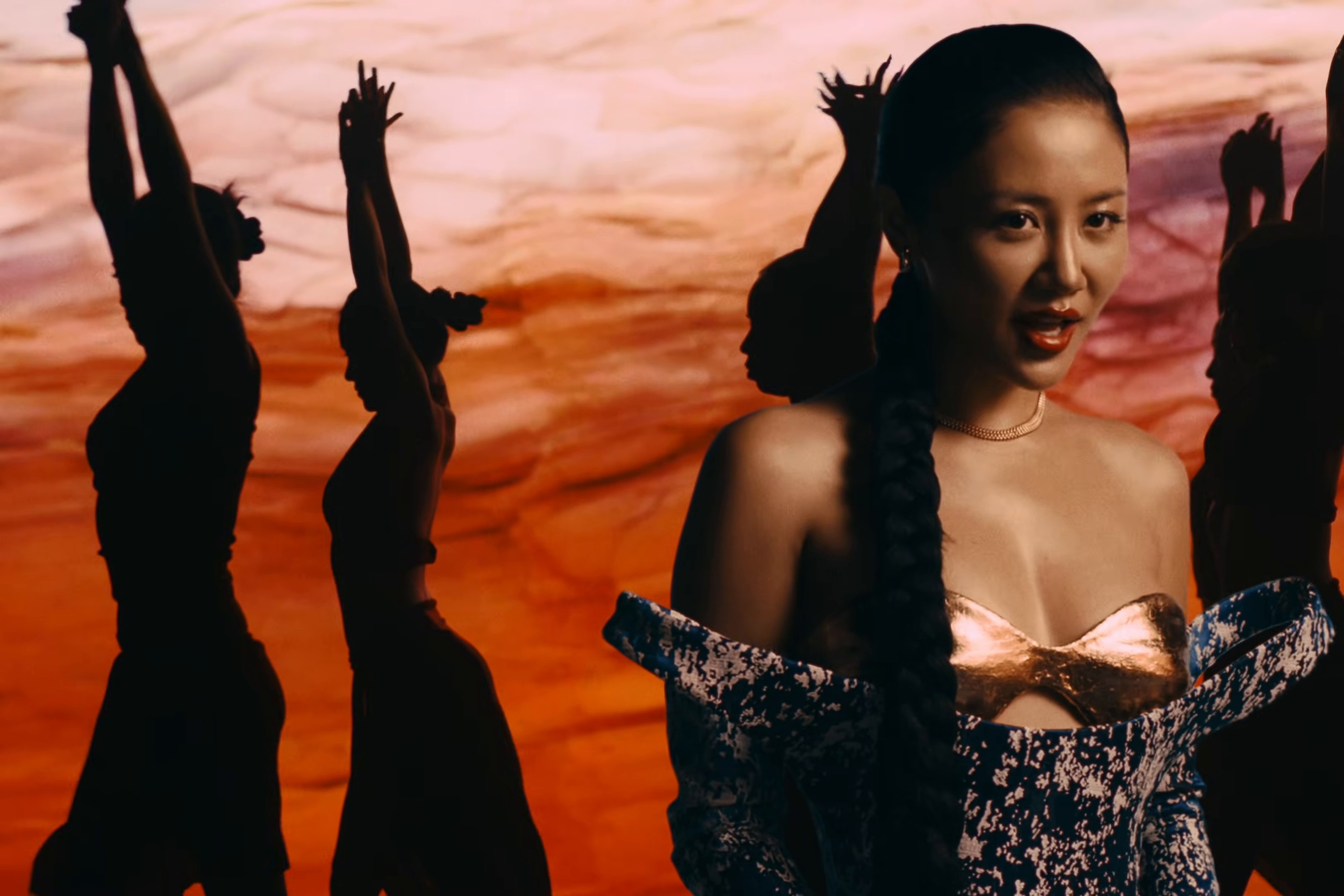 VƯỜN HỒNG (2025) —  shot,  lighting