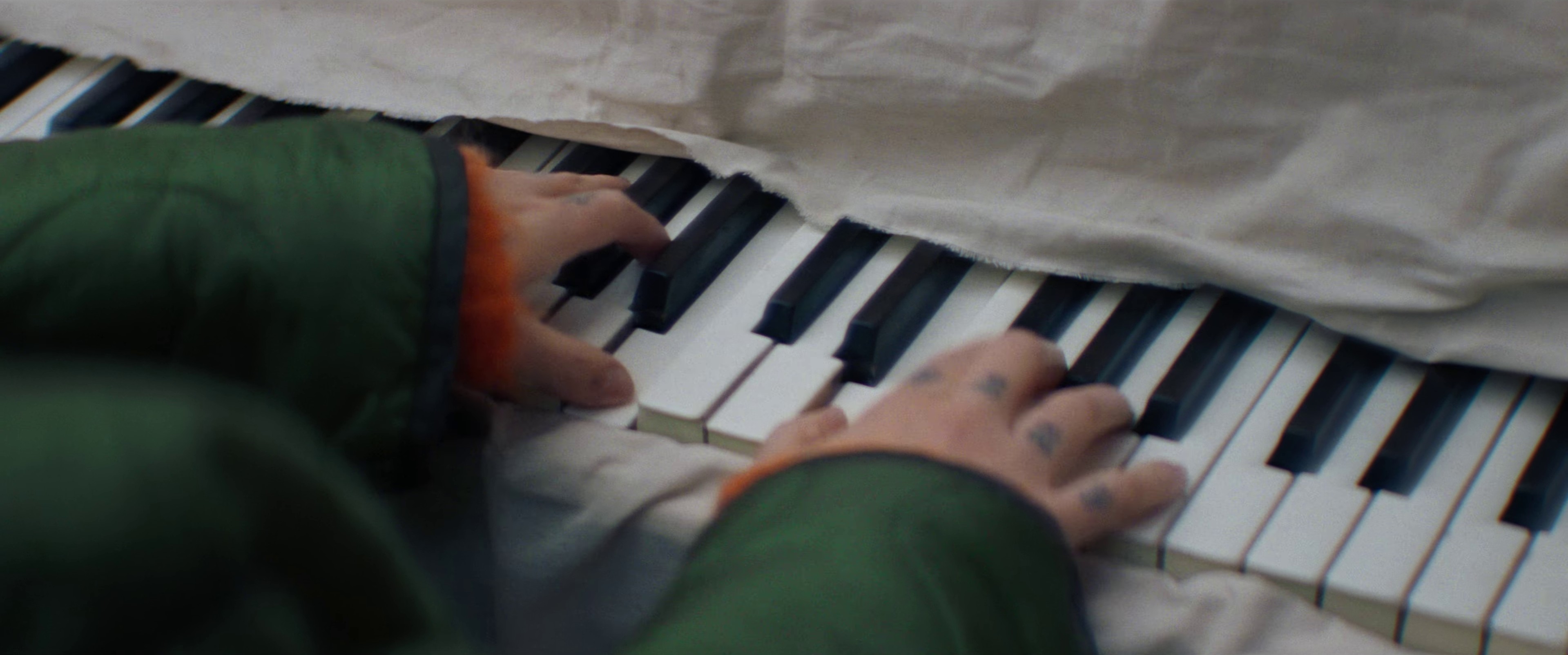 C'était salement romantique (reprise) (2023) —  shot,  lighting