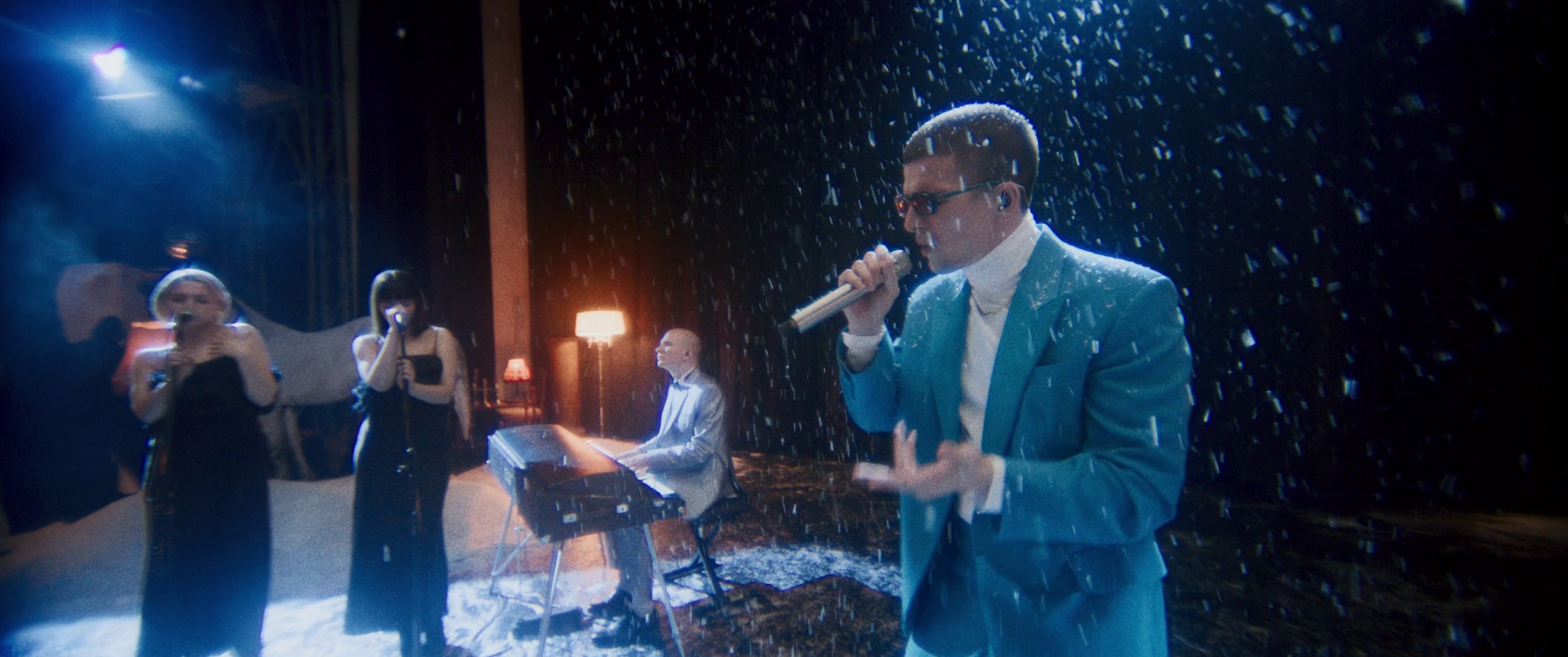 Show me your room (2021) —  shot,  lighting