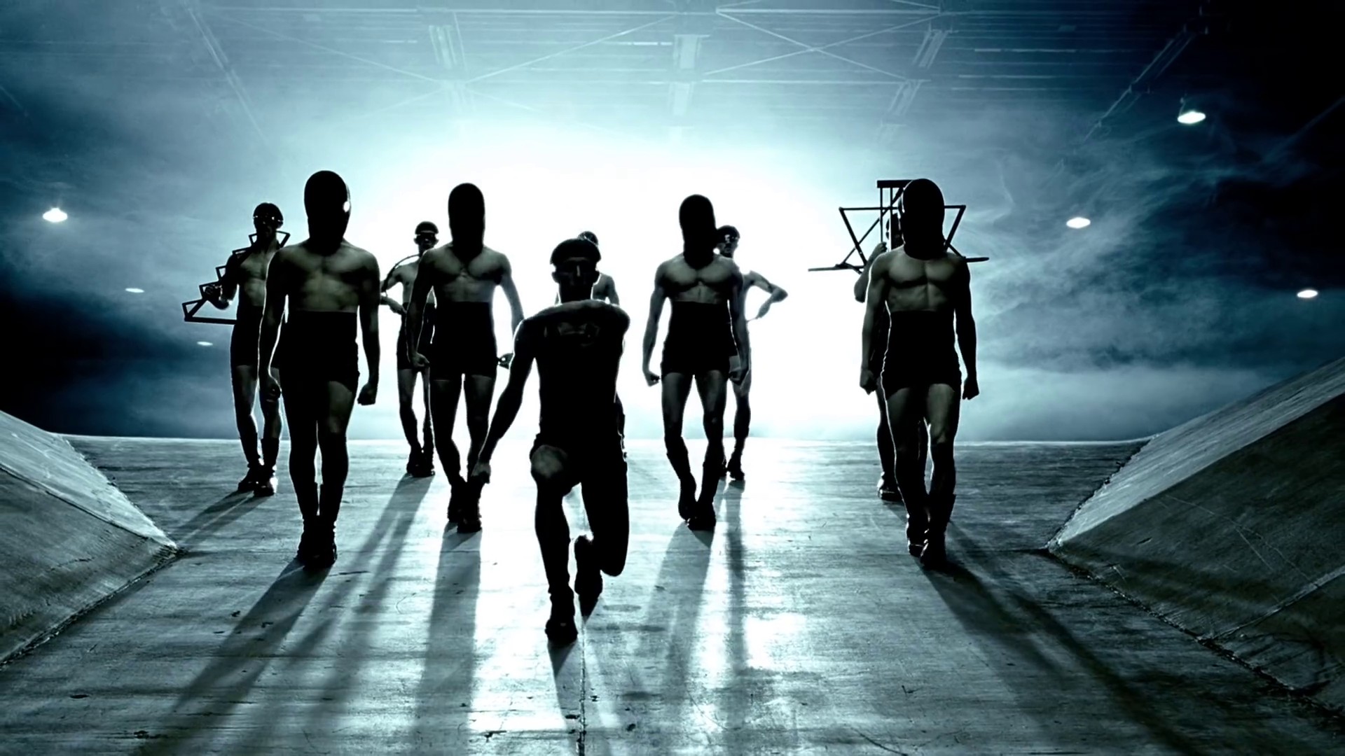 Alejandro (2021) —  shot,  lighting